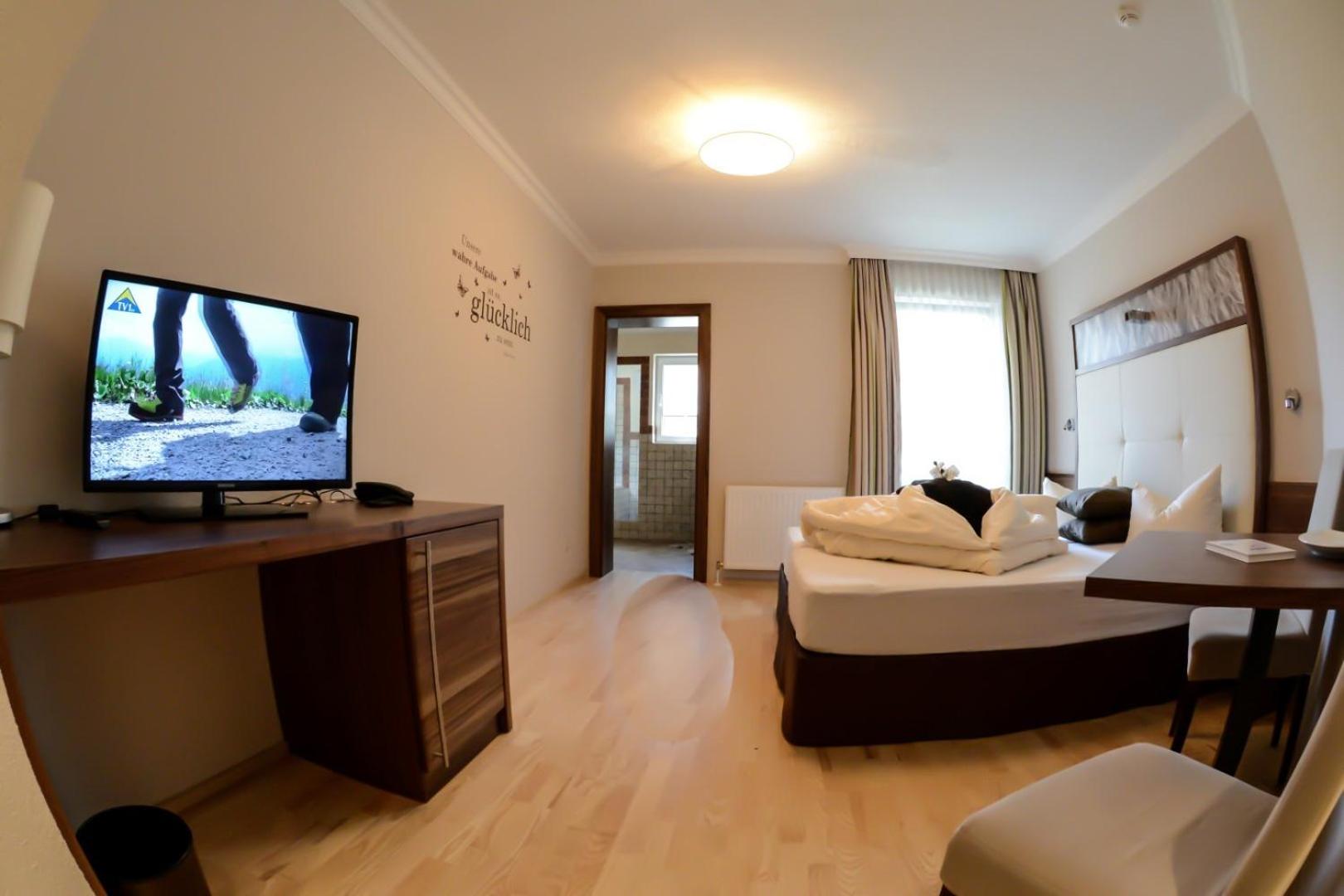 Classic Double Room - Photo 4
