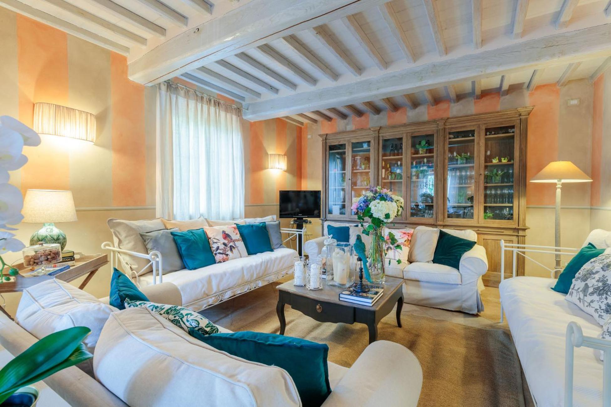 Villa photo 1