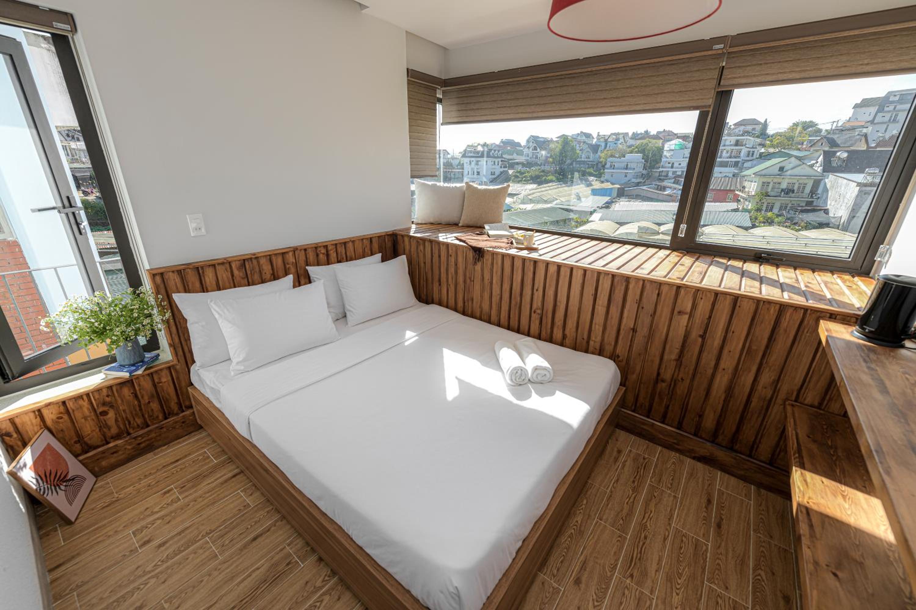 Deluxe Queen Room