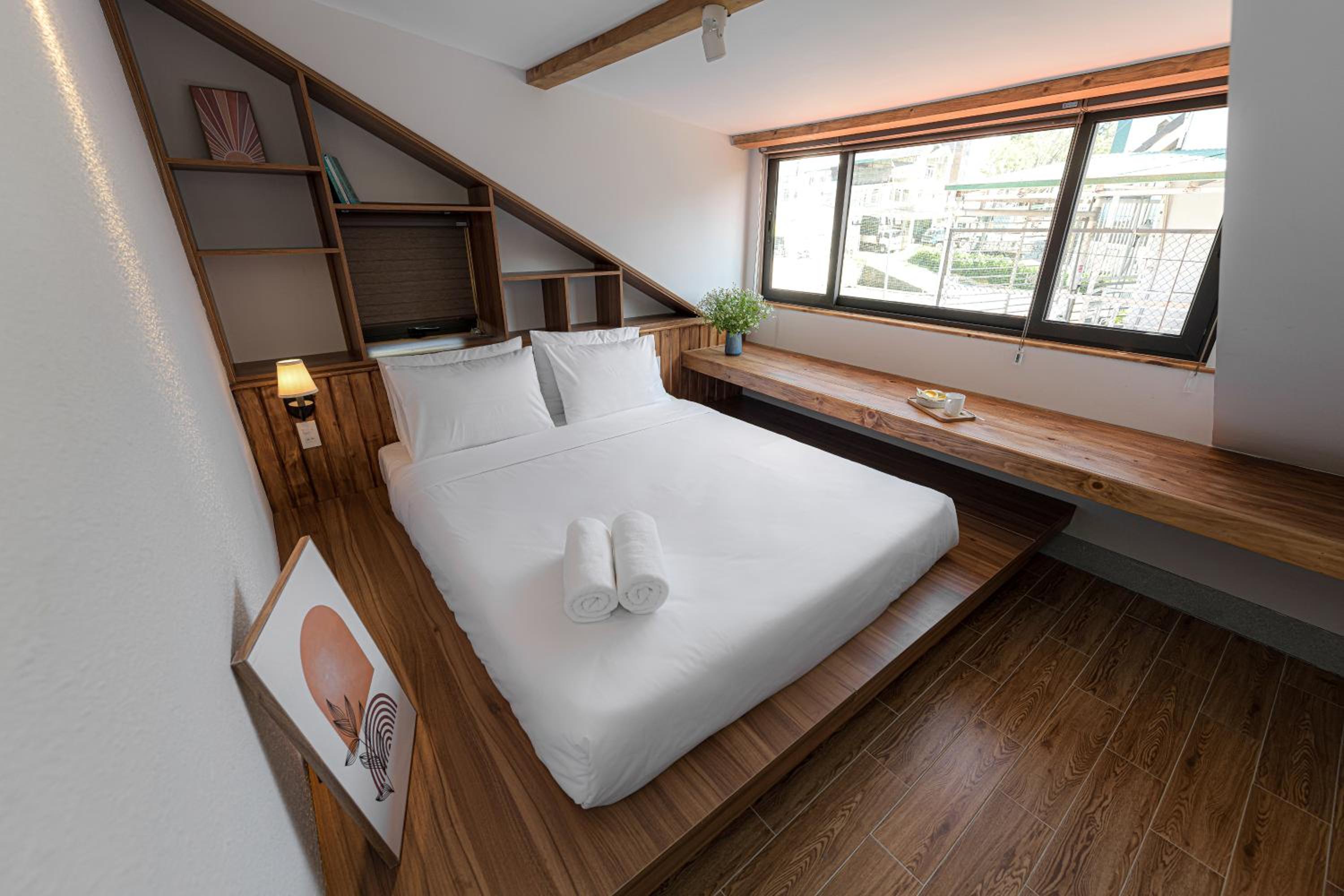 Deluxe Queen Room