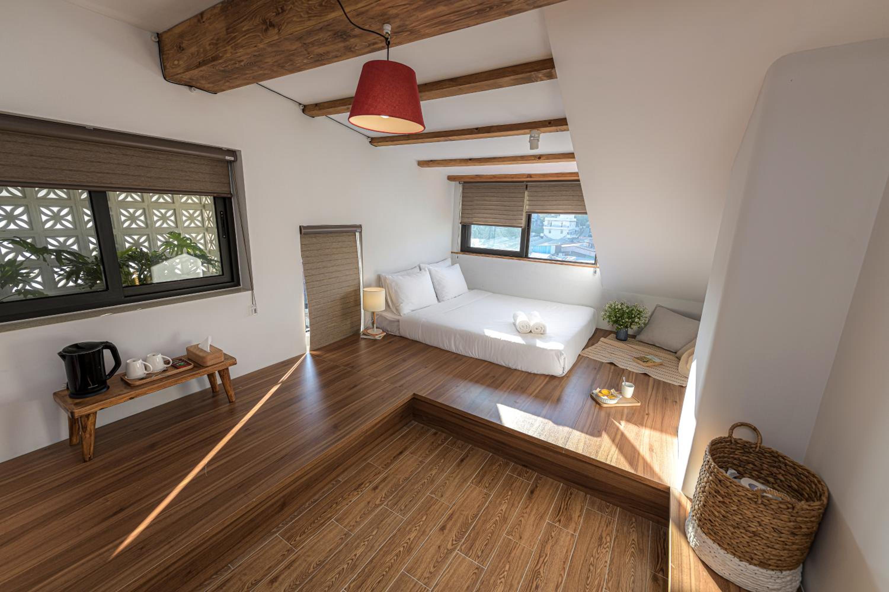 Deluxe Queen Room