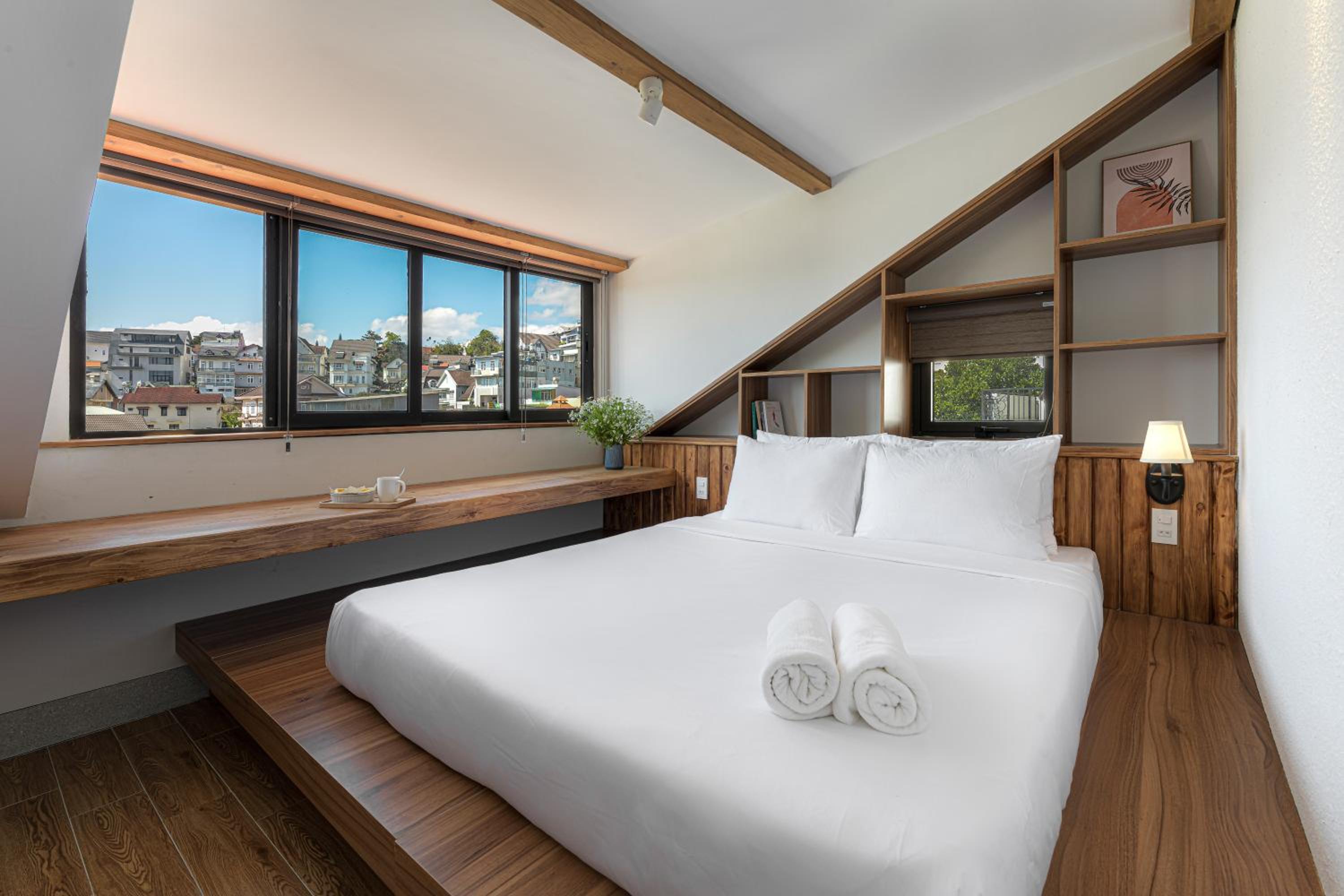 Deluxe Queen Room