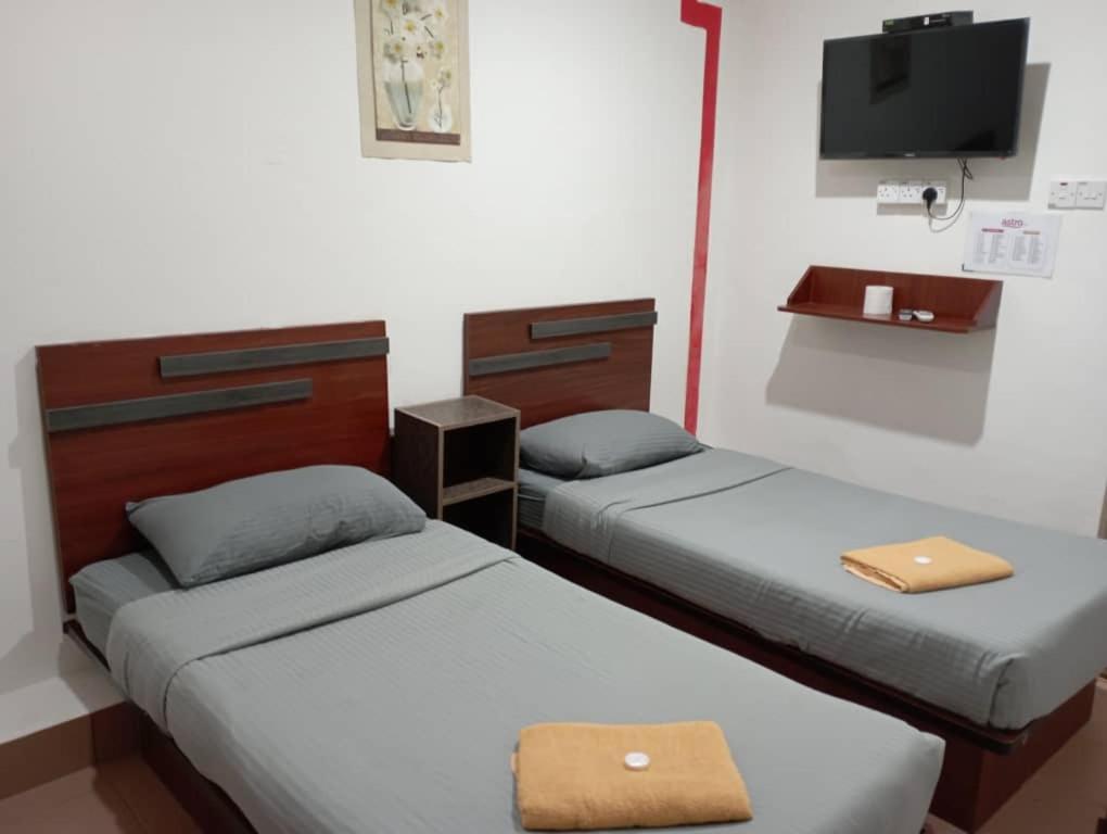 Twin Room - Photo 2