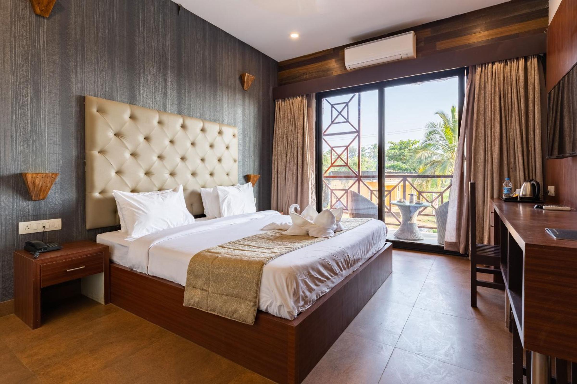Deluxe Double Room with Balcony