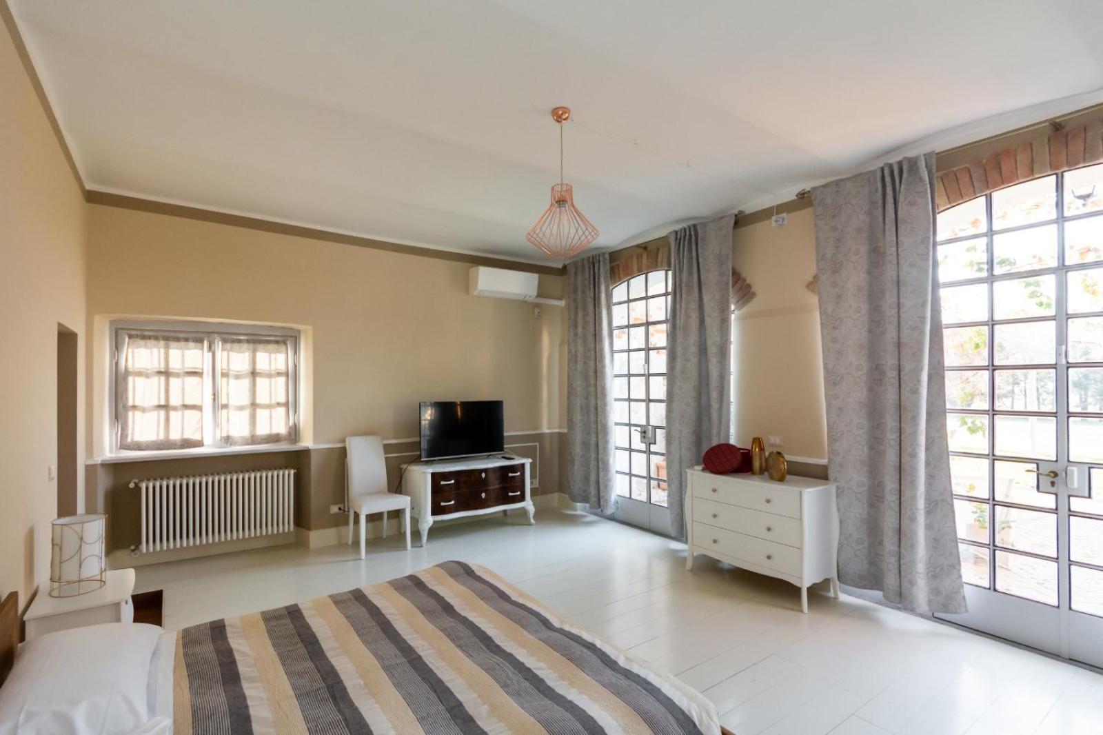 Queen Room with Garden View - Photo 5