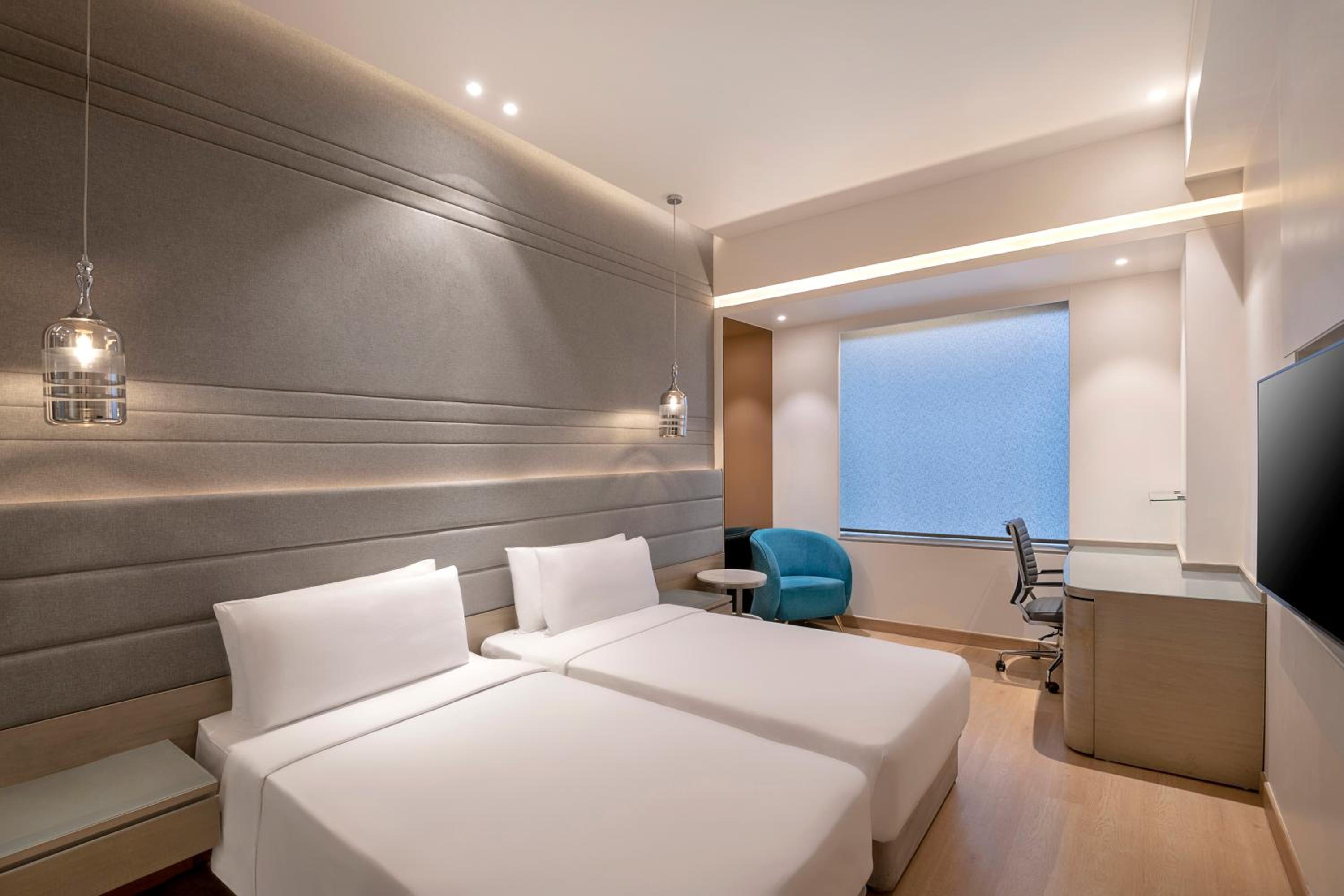 Superior Room - 1+1 on selected brands during Happy hours (6pm to 8pm) at Sky Grill bar, 20% discount on F&B amd Concierge ((Airport/Railway station/office Etc.. pickup & Drop ). - Photo 5