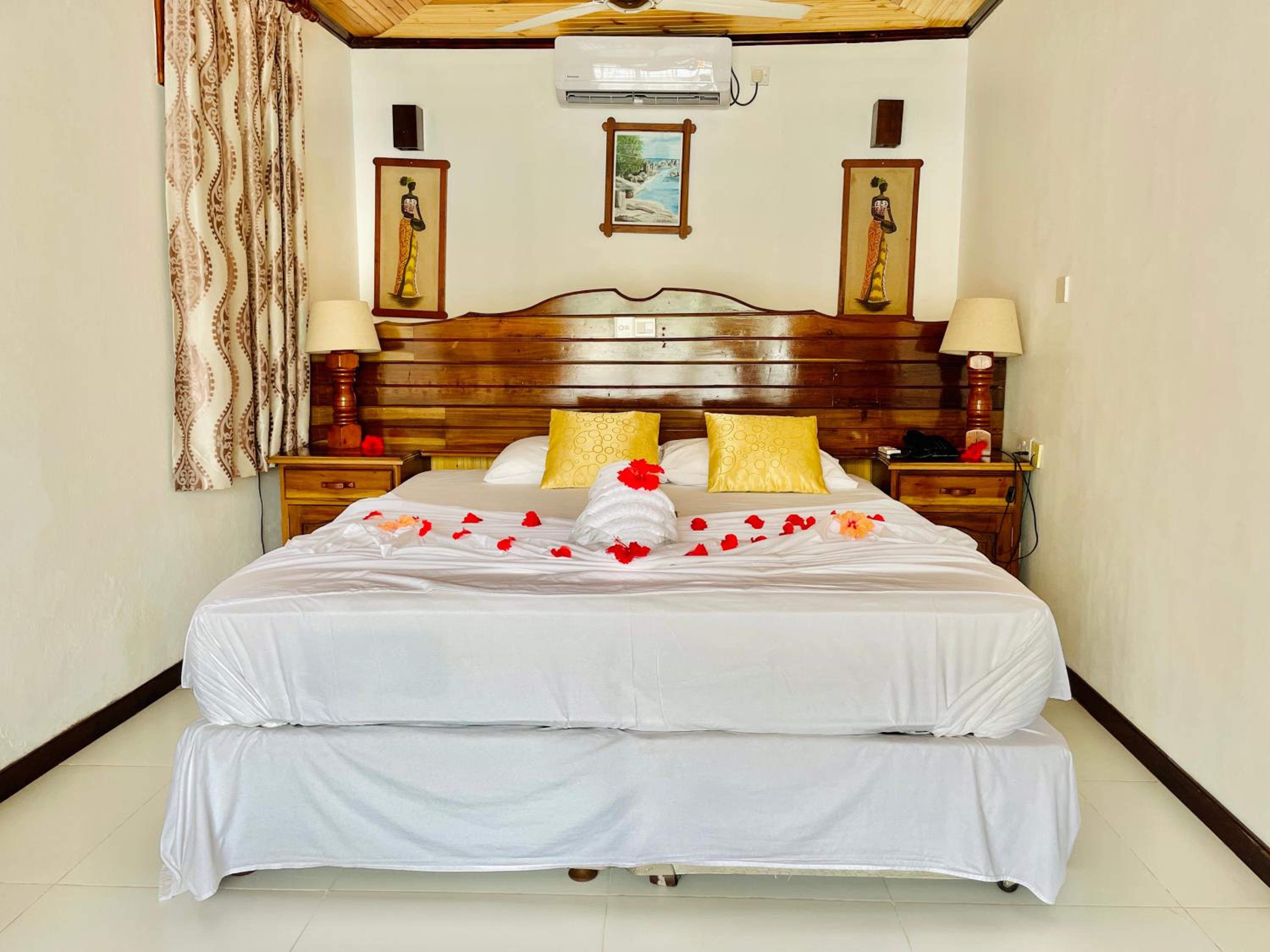Junior Suite with Ocean View - Photo 16