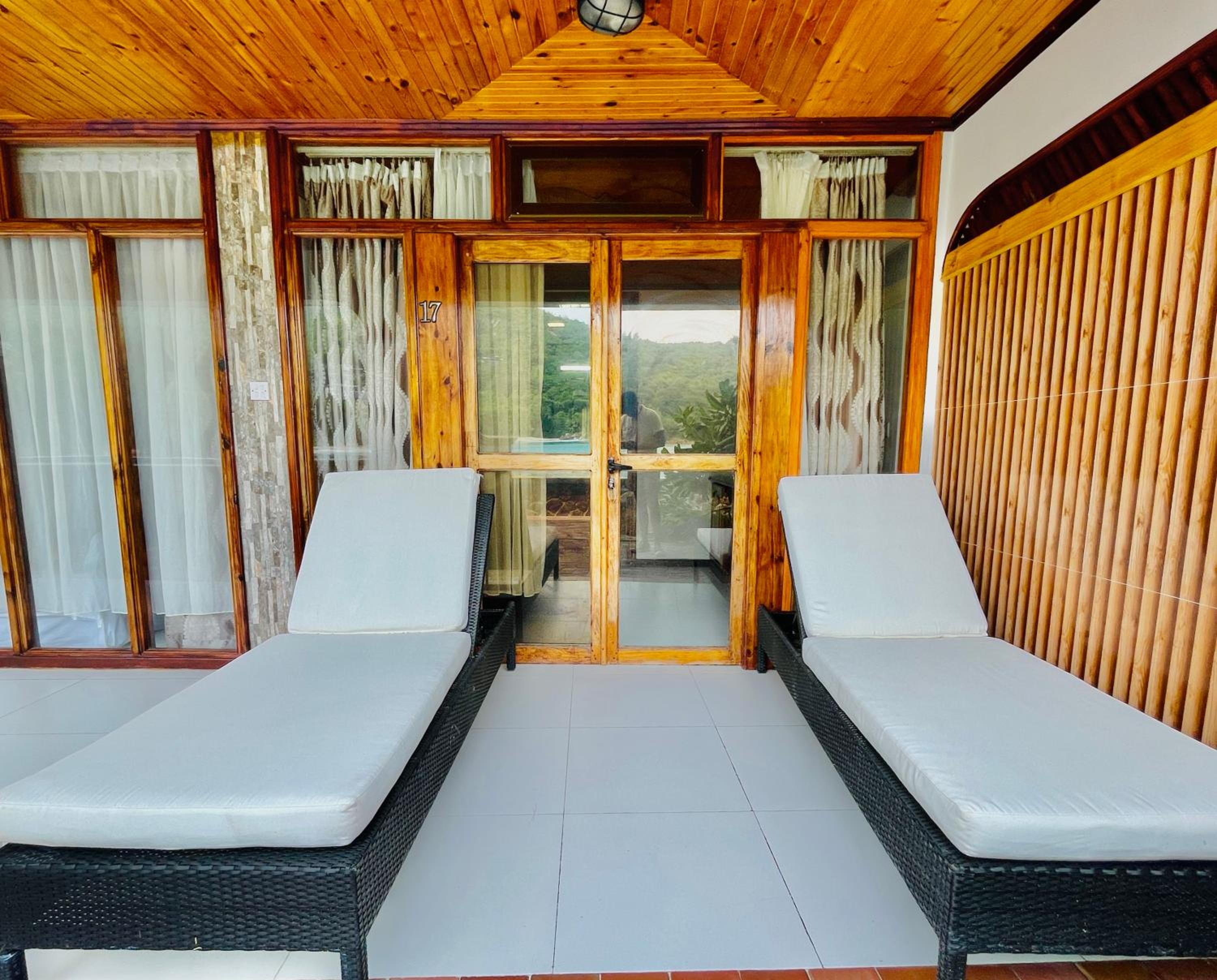 Junior Suite with Ocean View - Photo 10