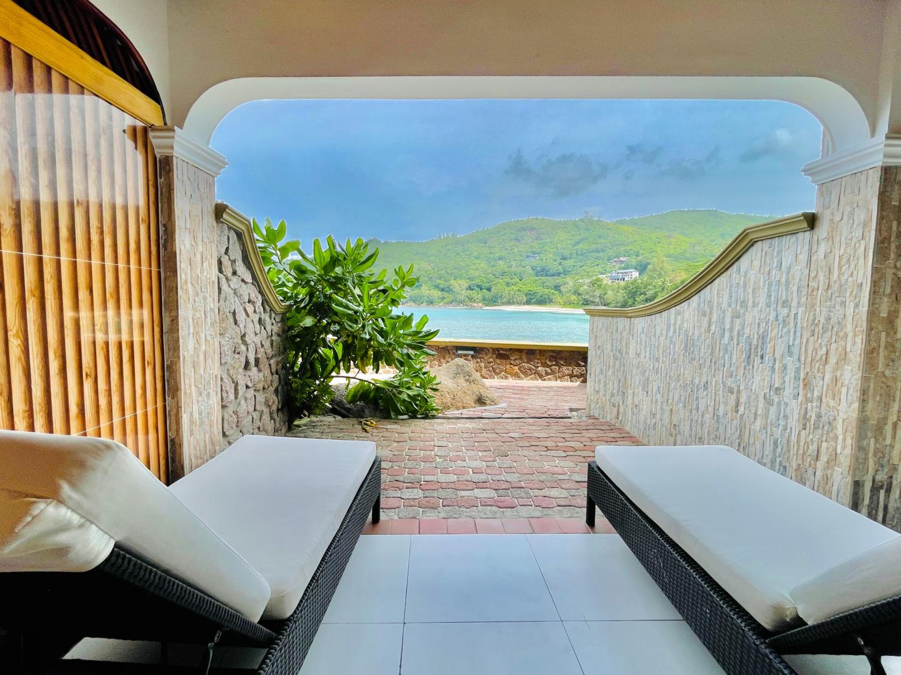 Junior Suite with Ocean View - Photo 4