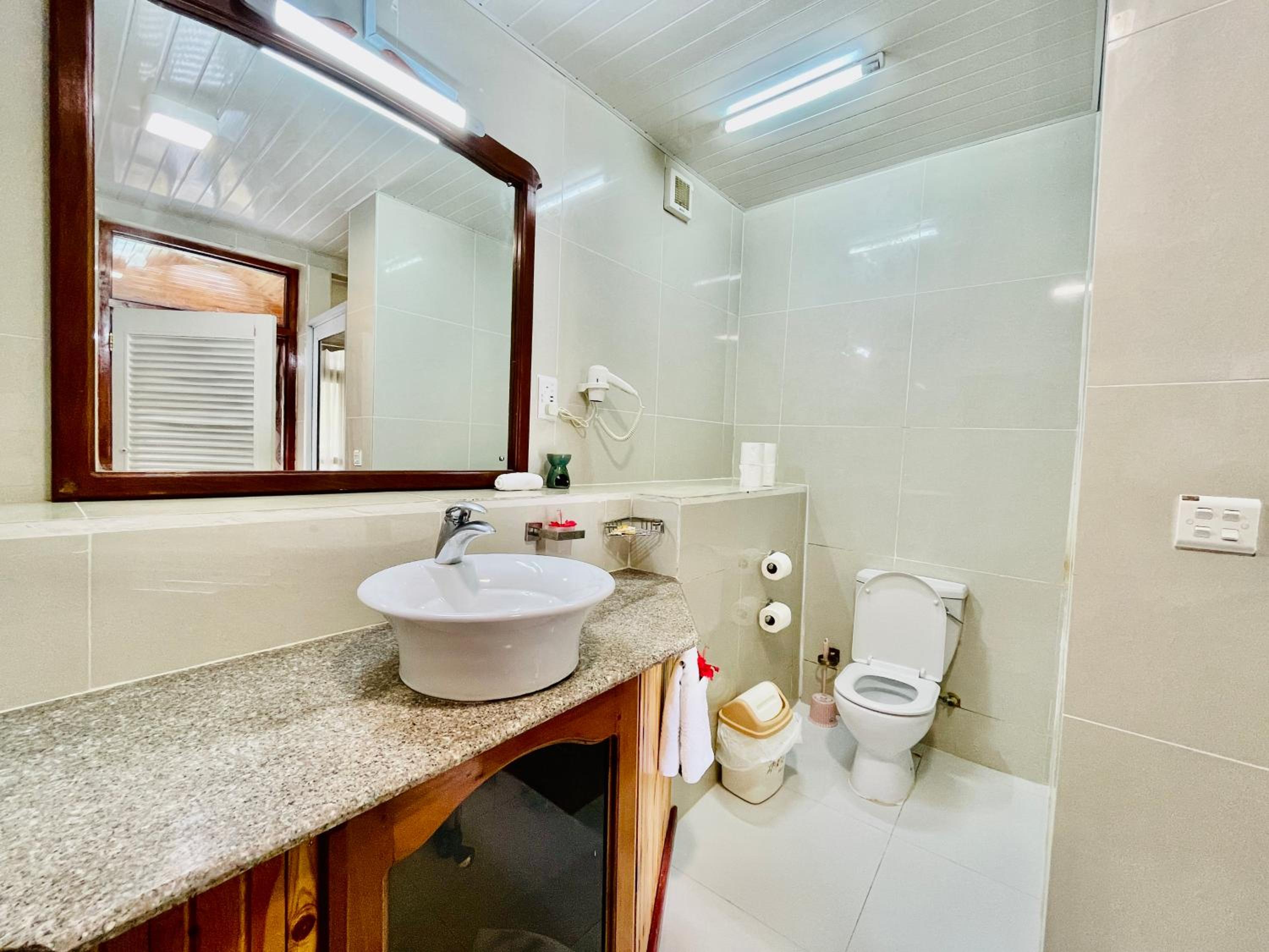 Junior Suite with Ocean View - Photo 9