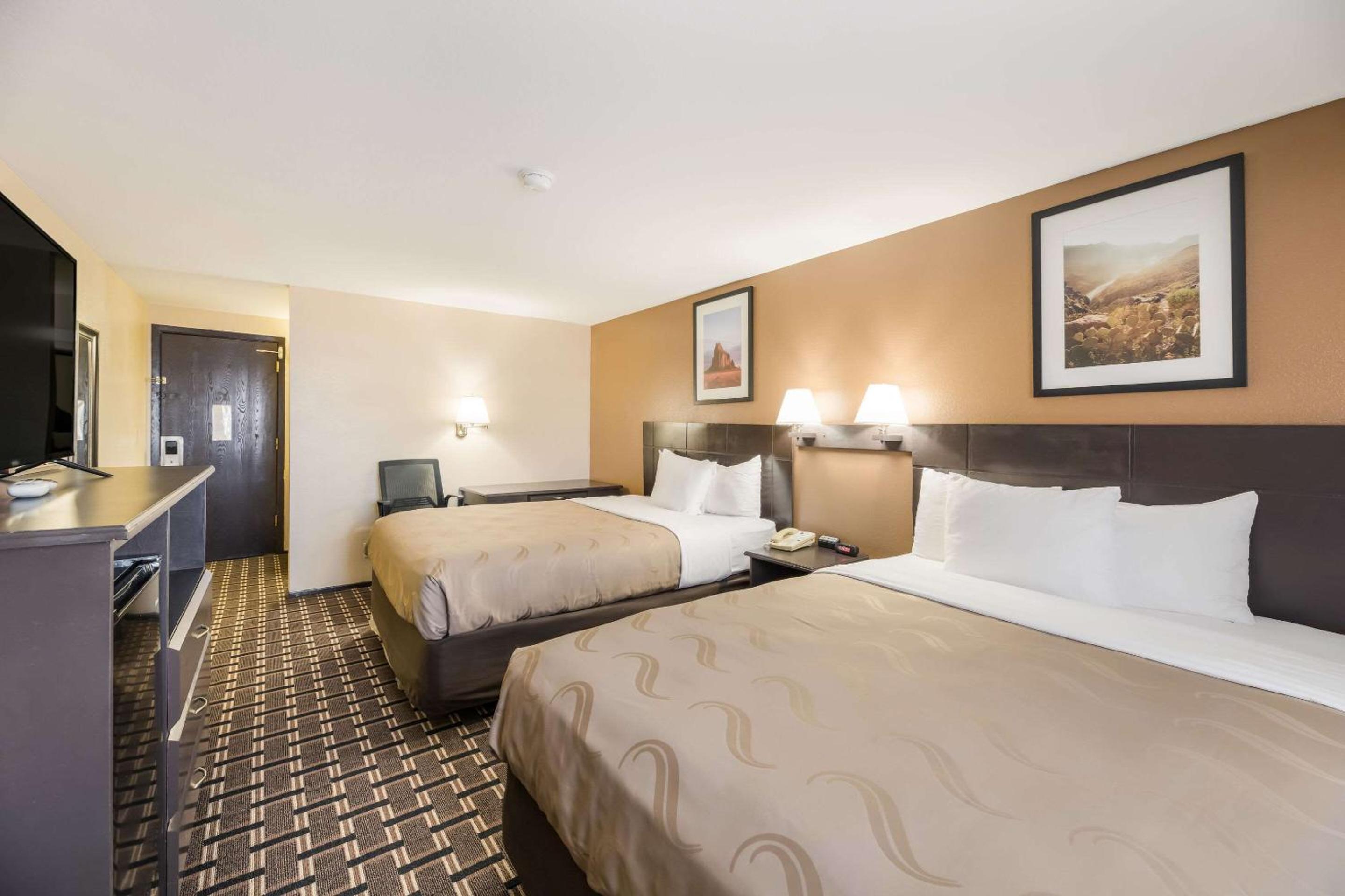 Queen Room with Two Queen Beds - Non-Smoking - Photo 1