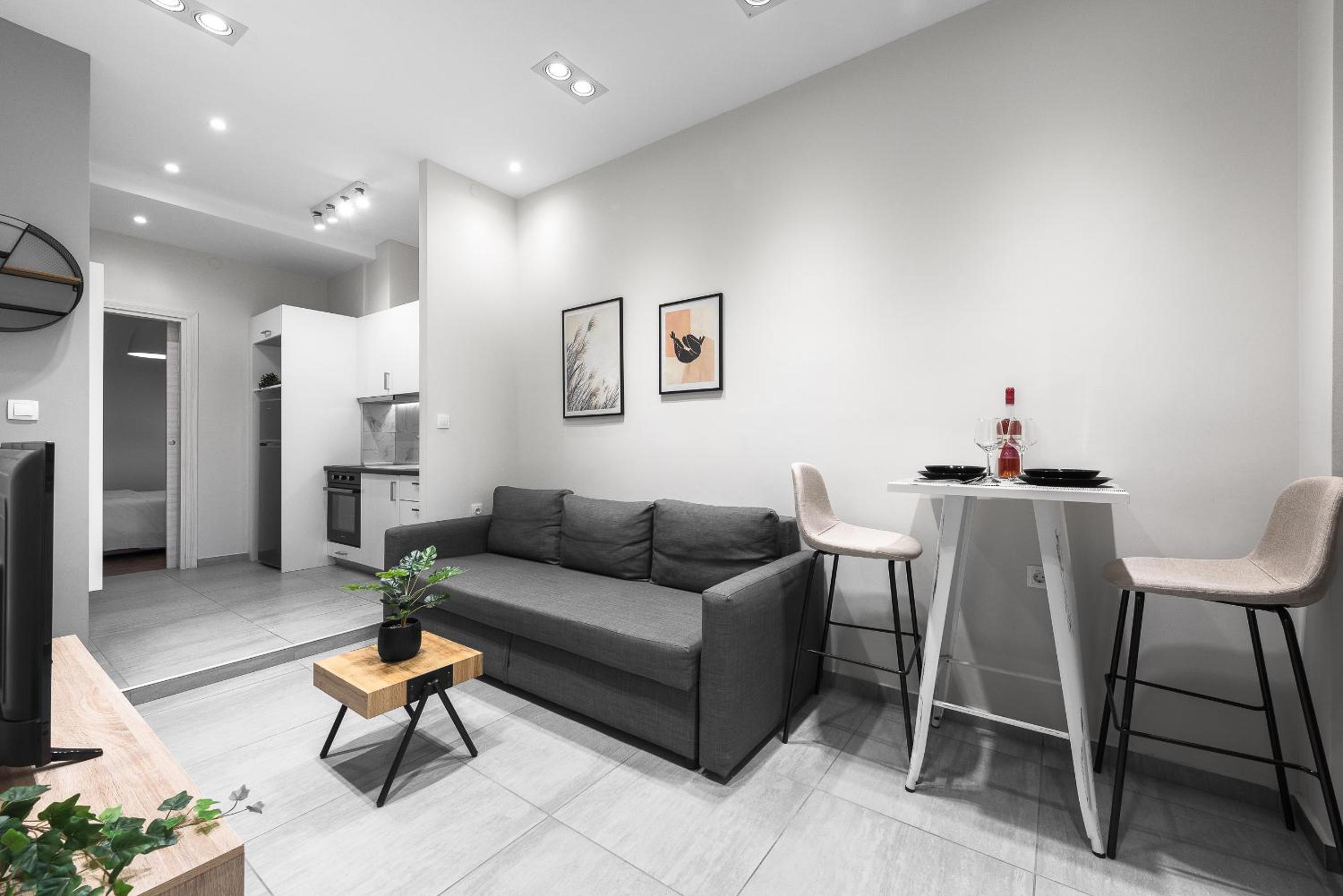 One-Bedroom Apartment - Photo 6