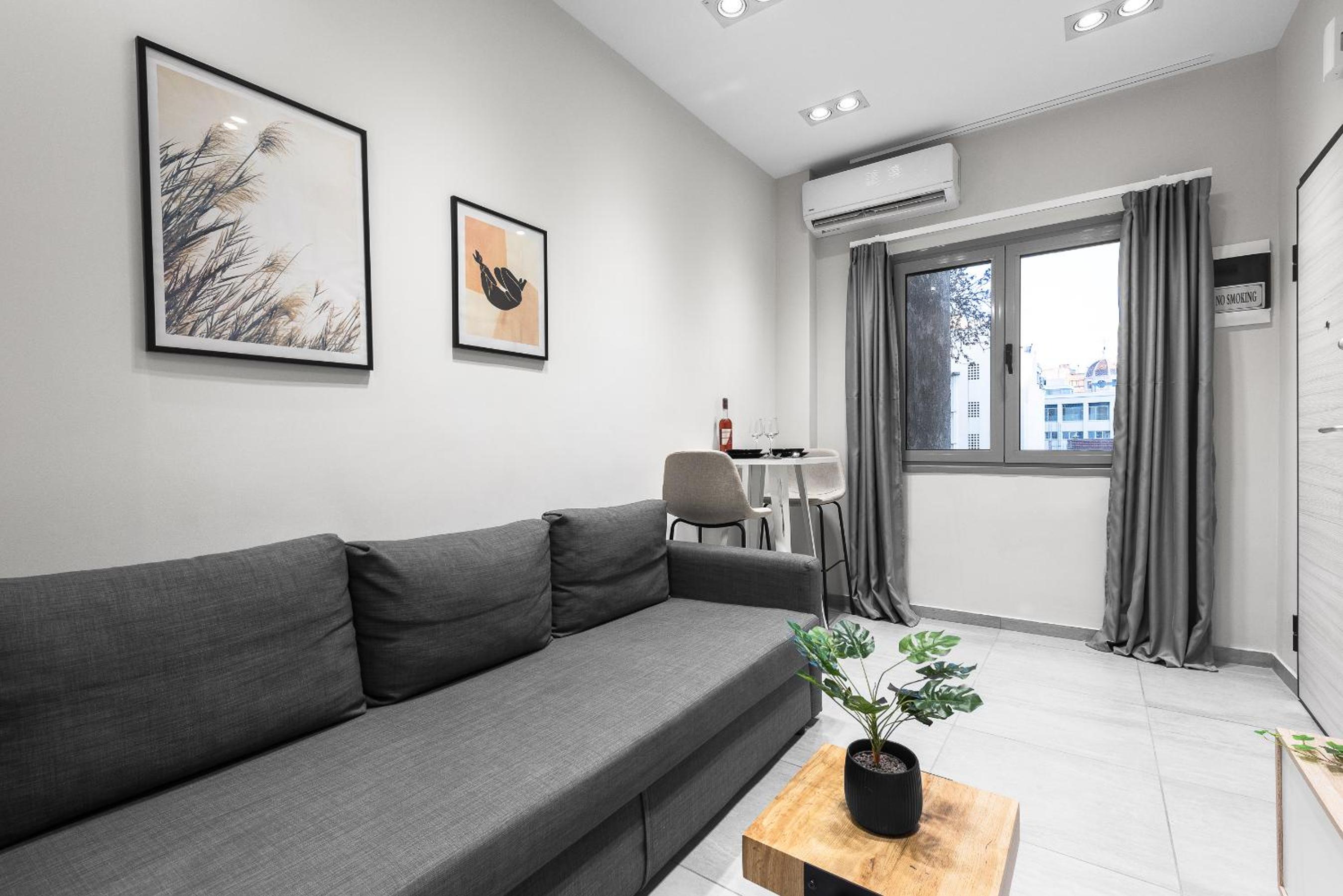 One-Bedroom Apartment - Photo 8