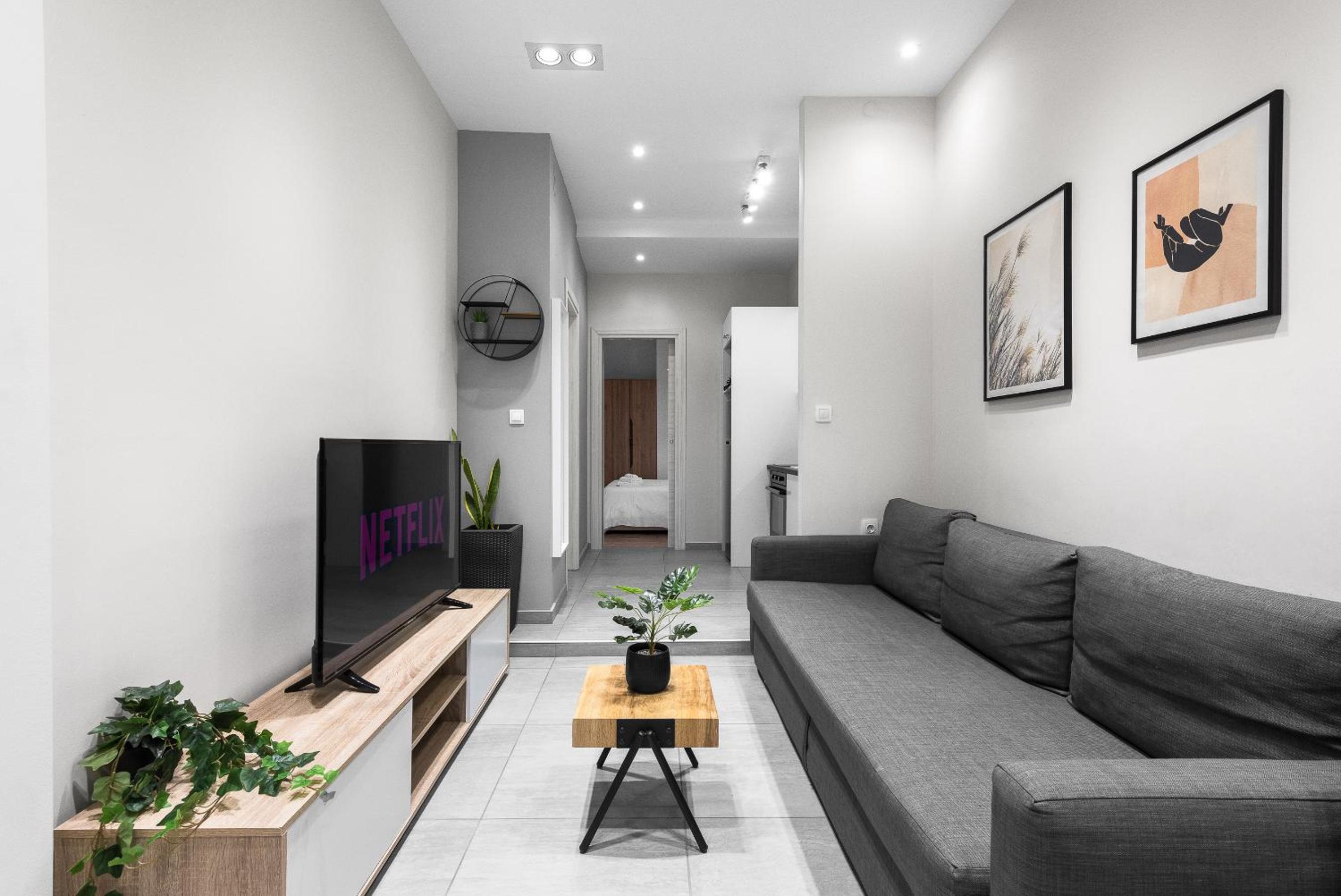 One-Bedroom Apartment - Photo 12