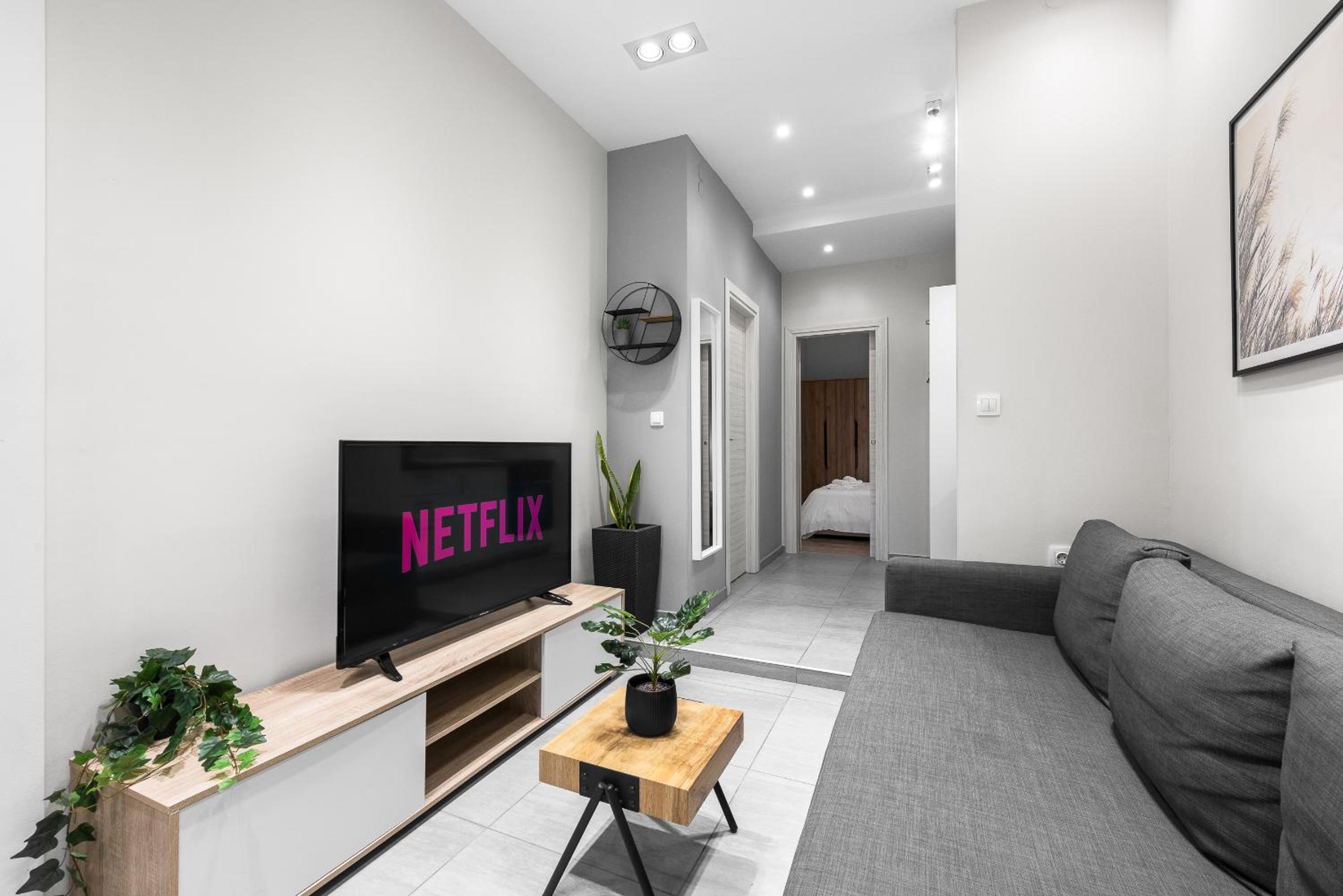 One-Bedroom Apartment - Photo 17