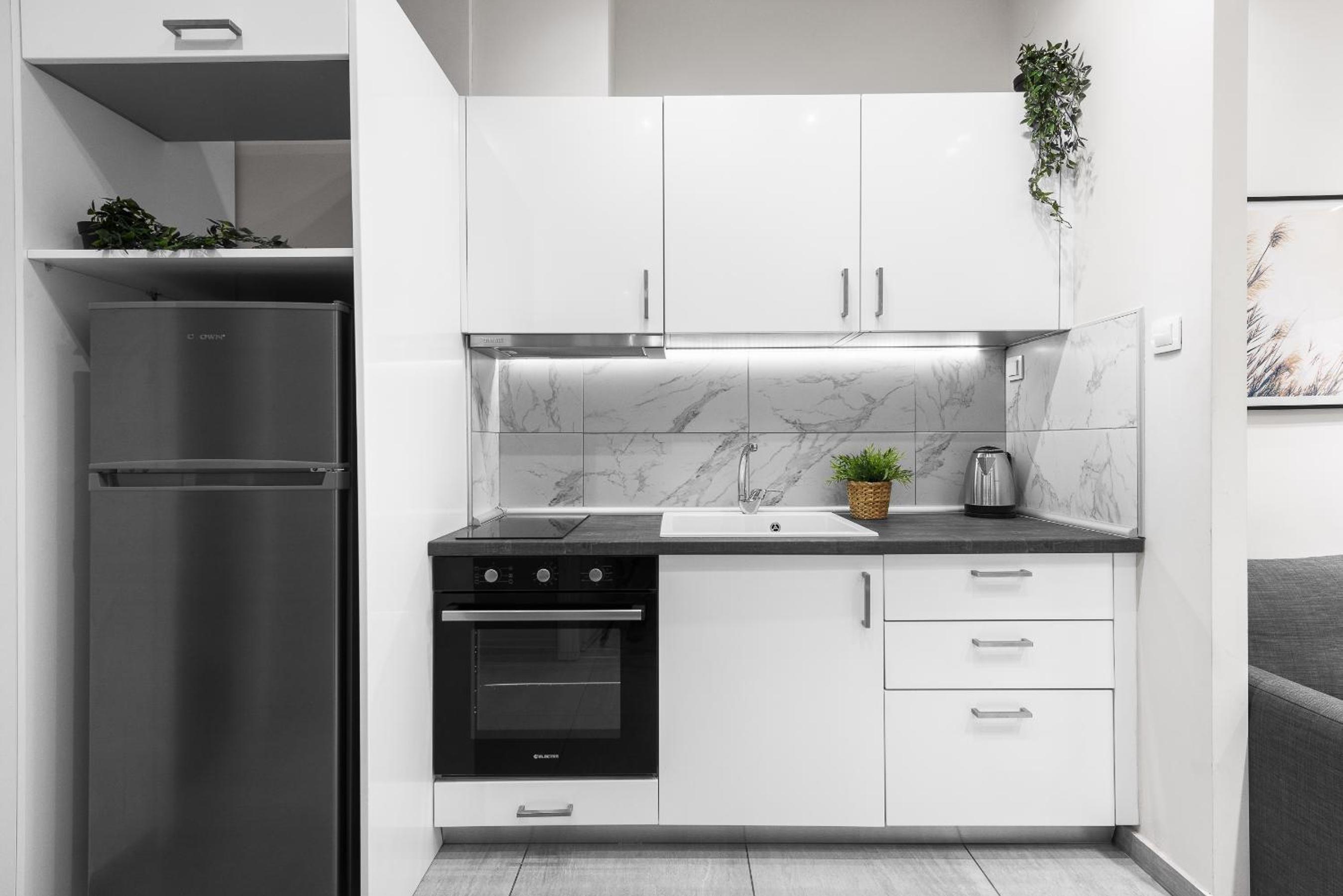 One-Bedroom Apartment - Photo 14