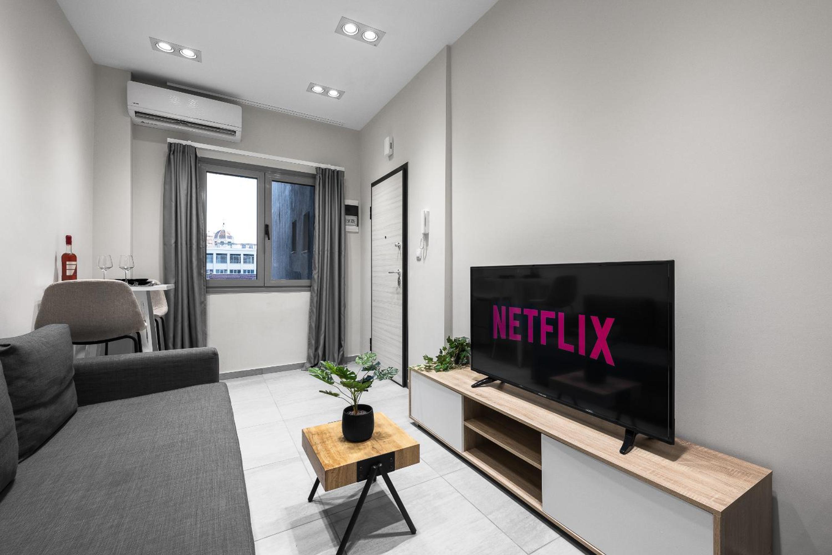 One-Bedroom Apartment - Photo 15