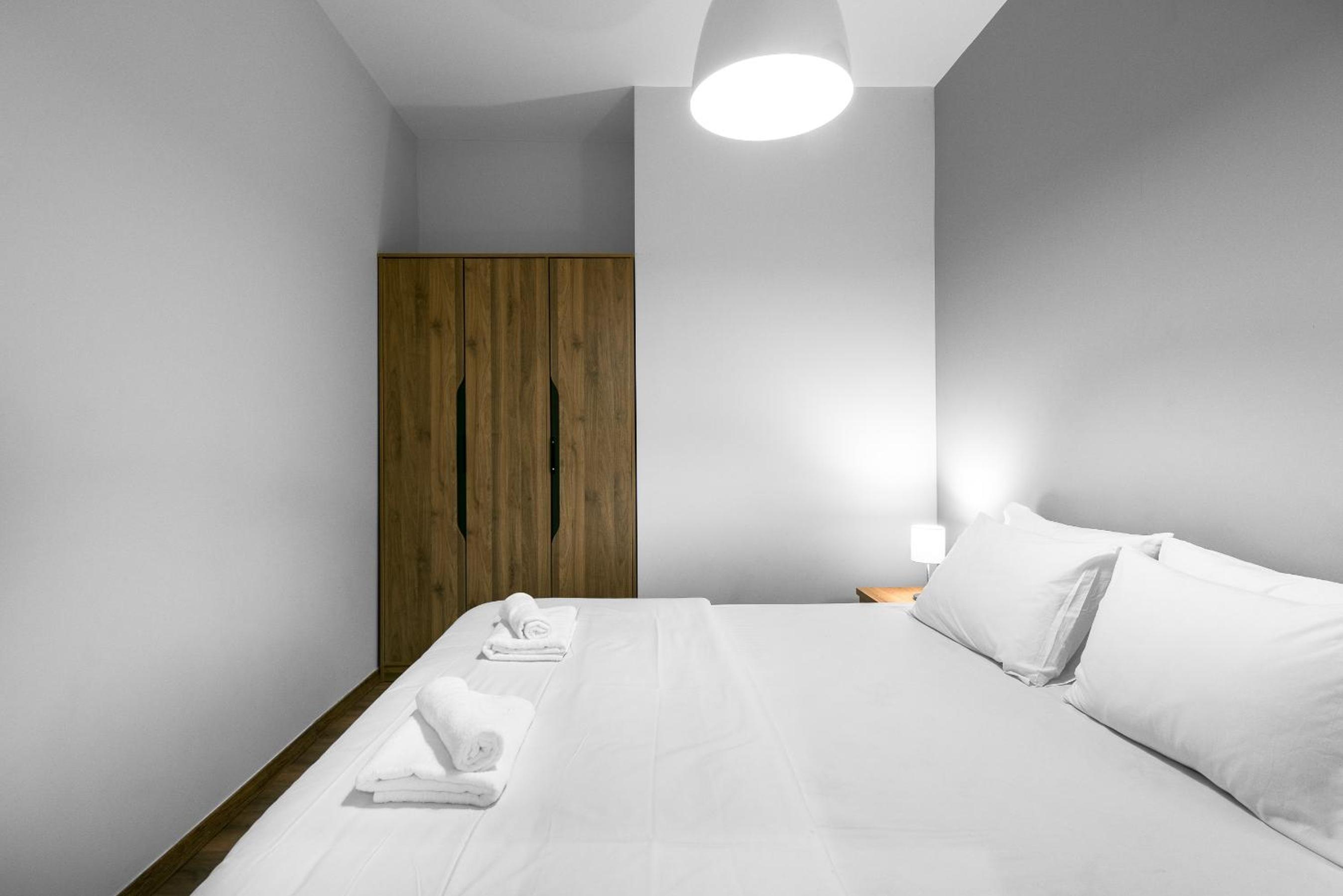 One-Bedroom Apartment - Photo 16
