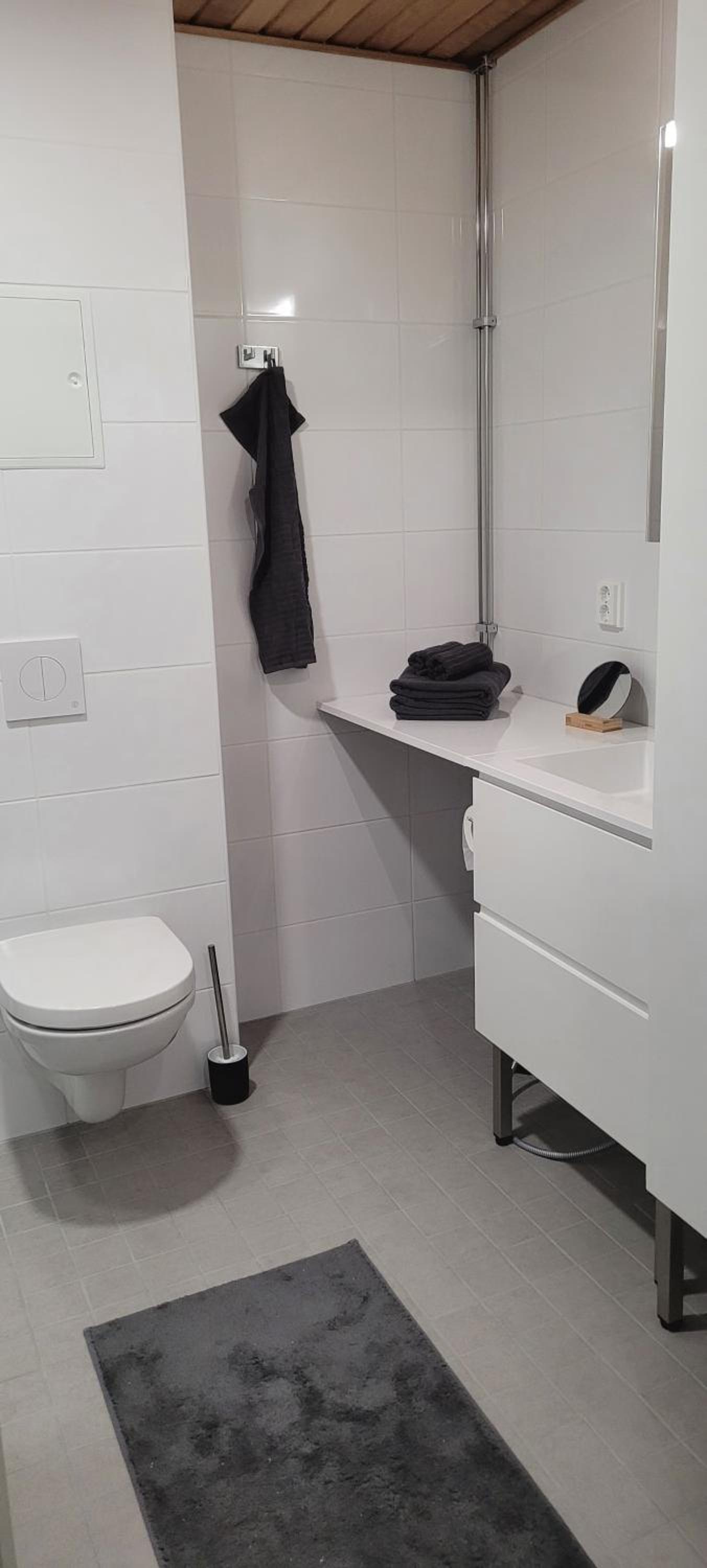 One-Bedroom Apartment - Photo 5