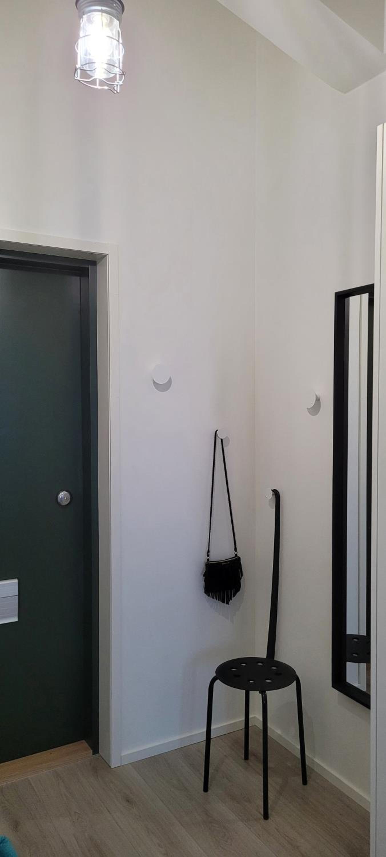 One-Bedroom Apartment - Photo 11