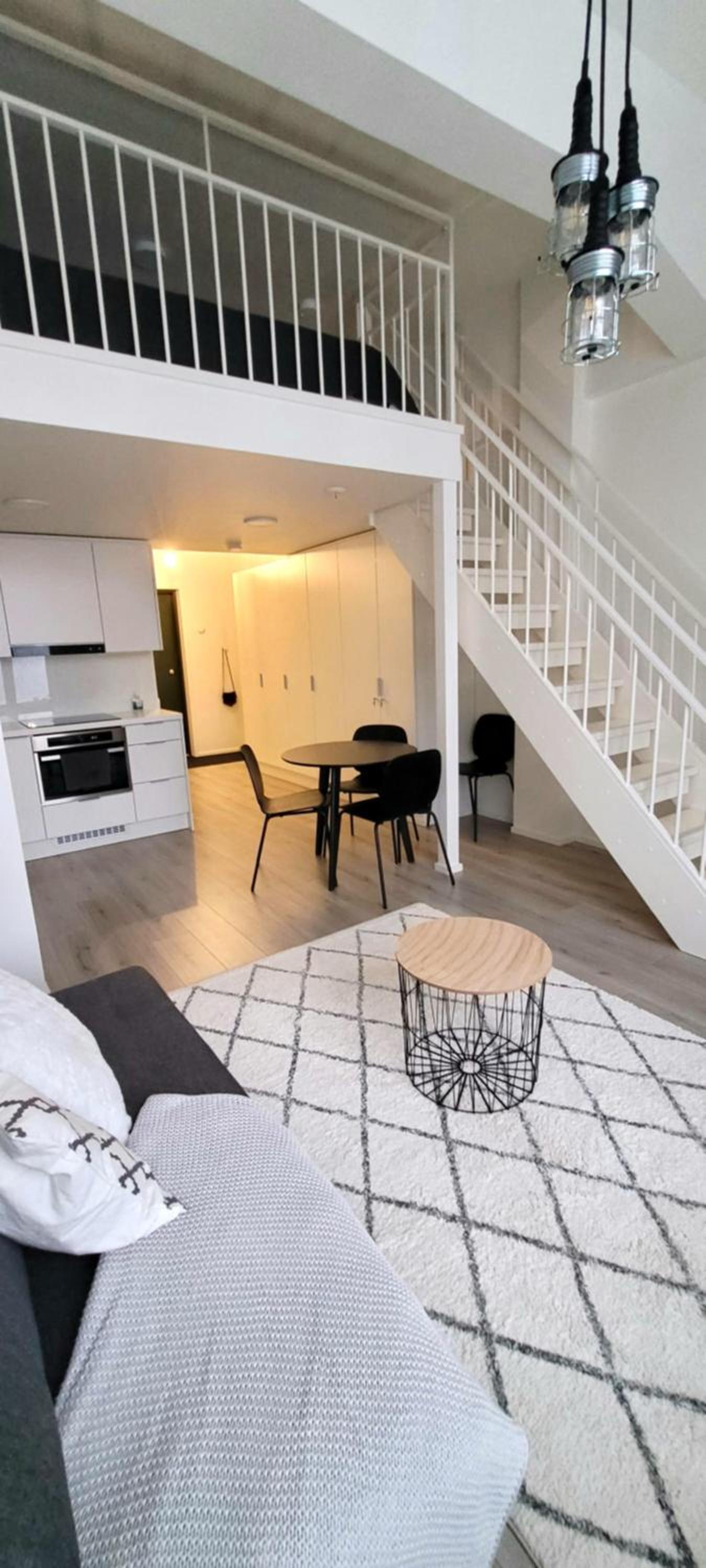 One-Bedroom Apartment - Photo 12