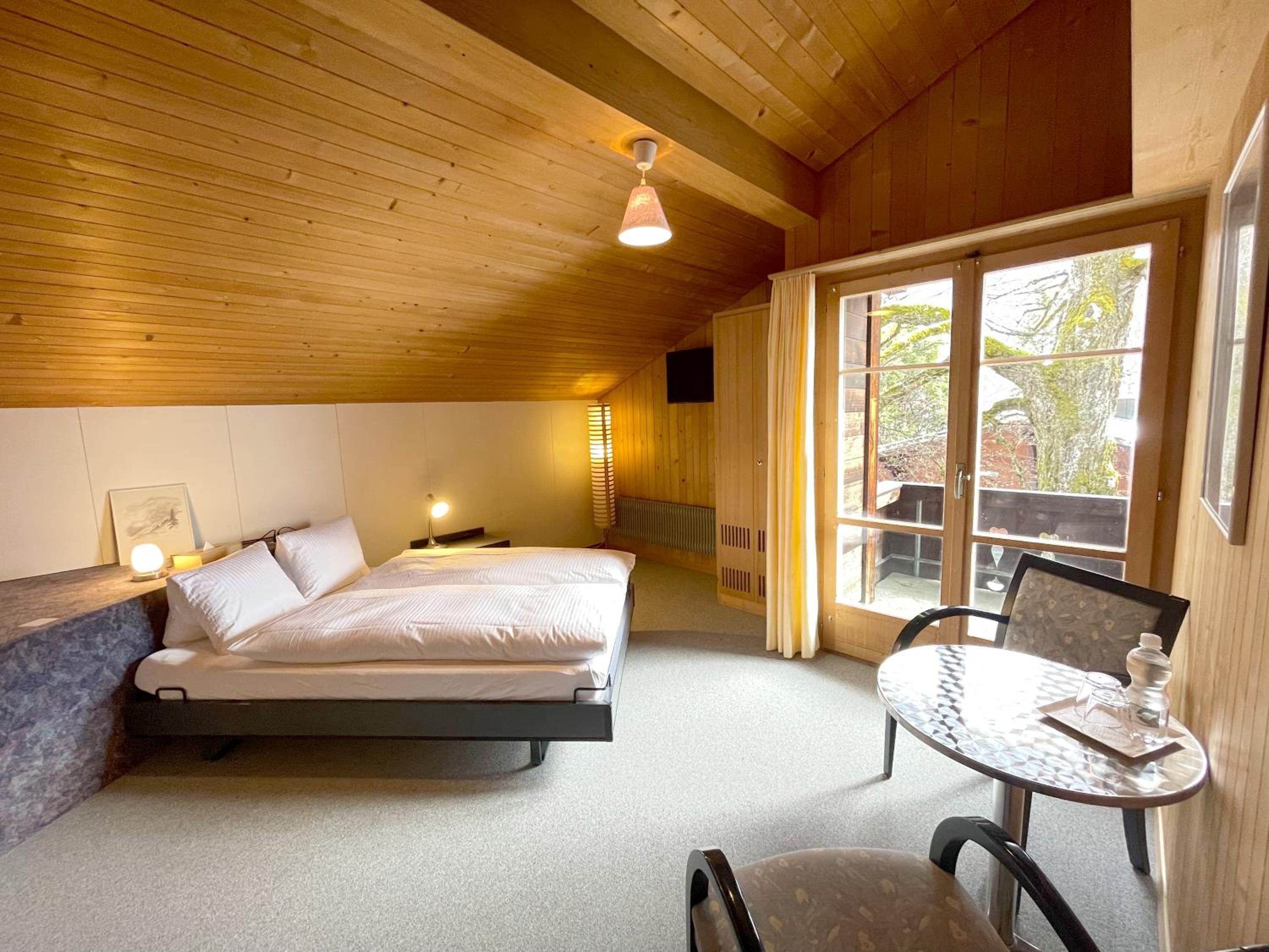 Apartment with Lake View