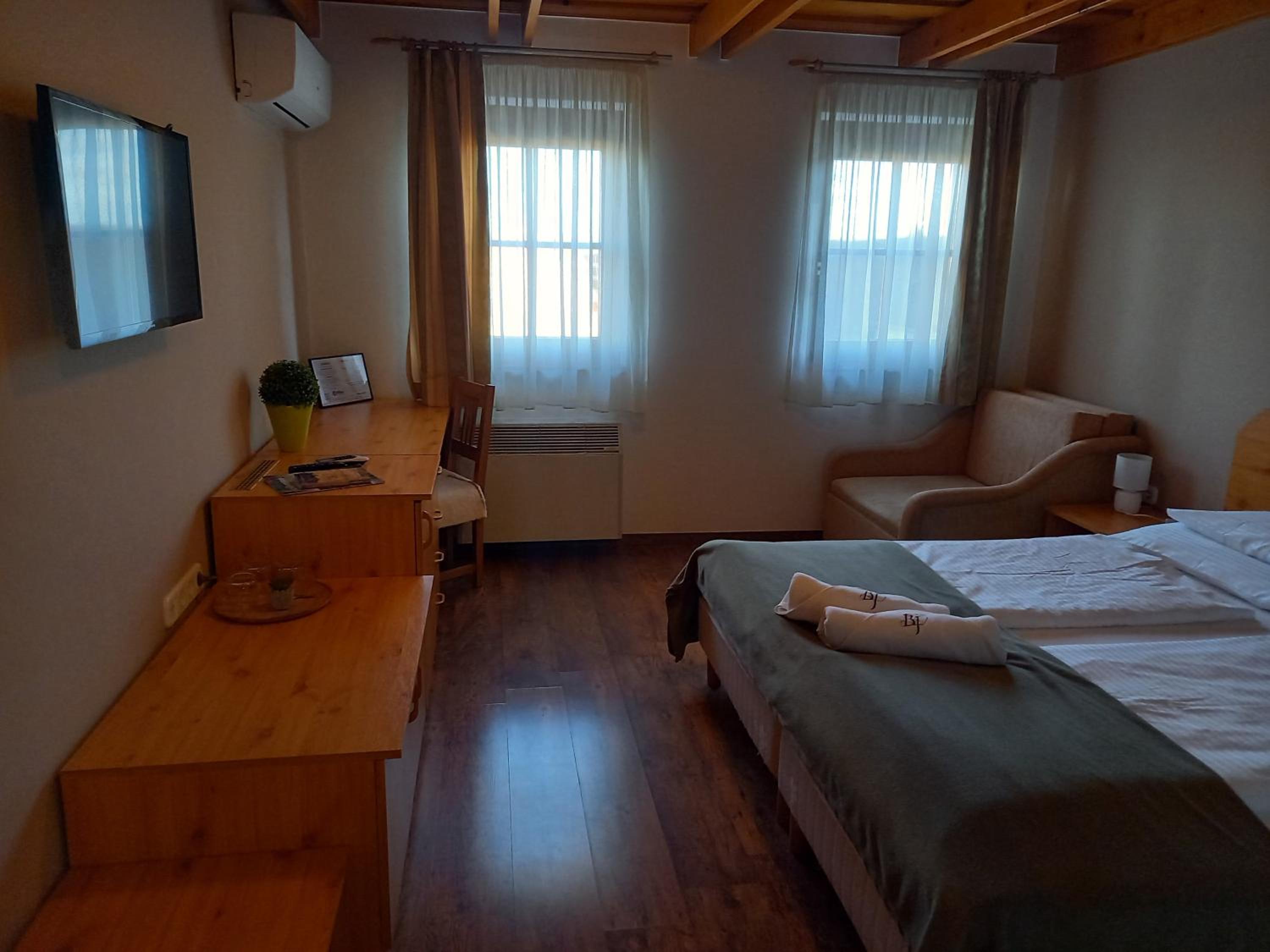 Triple Room - Photo 5