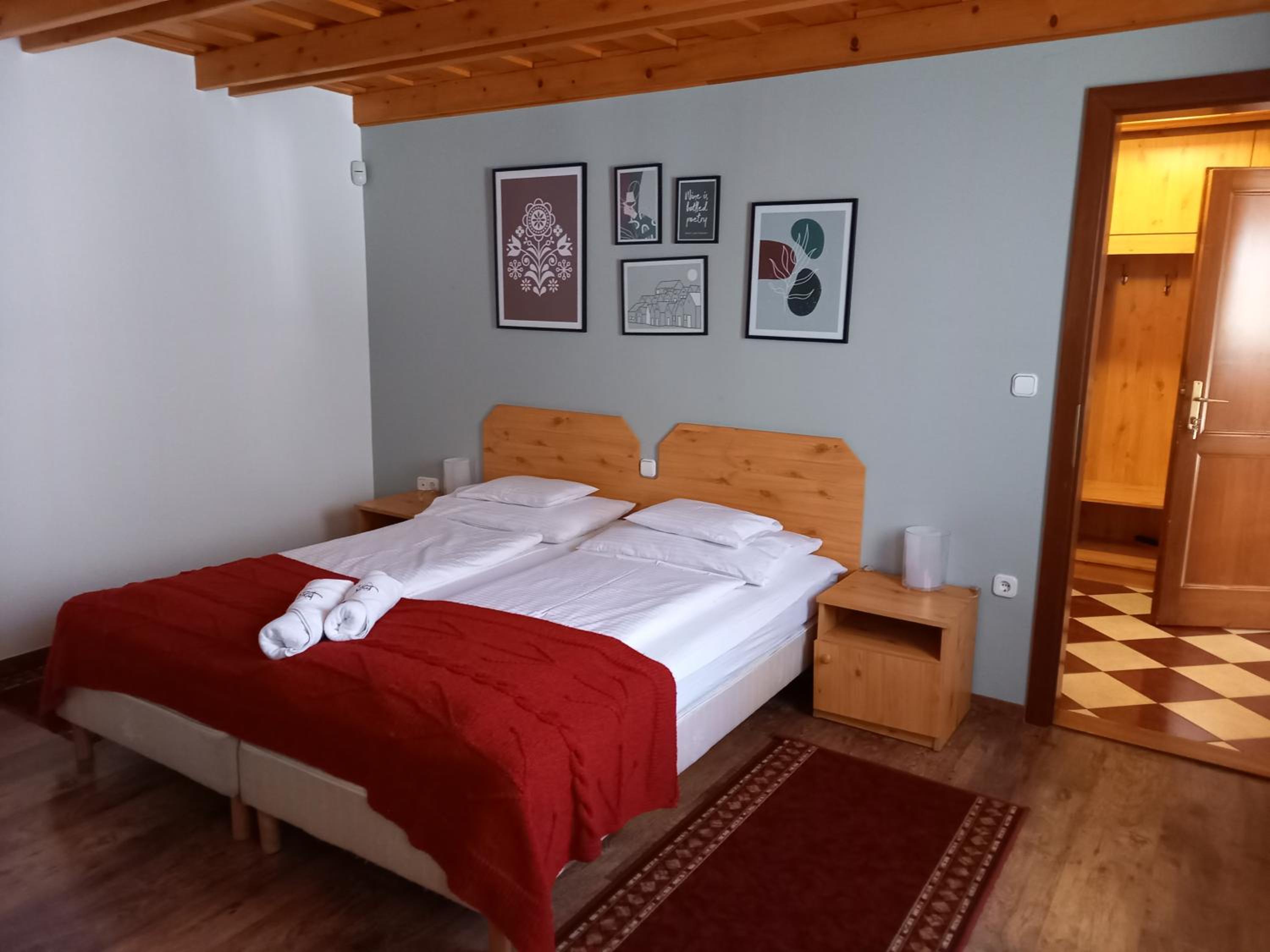 Quadruple Room - Photo 1