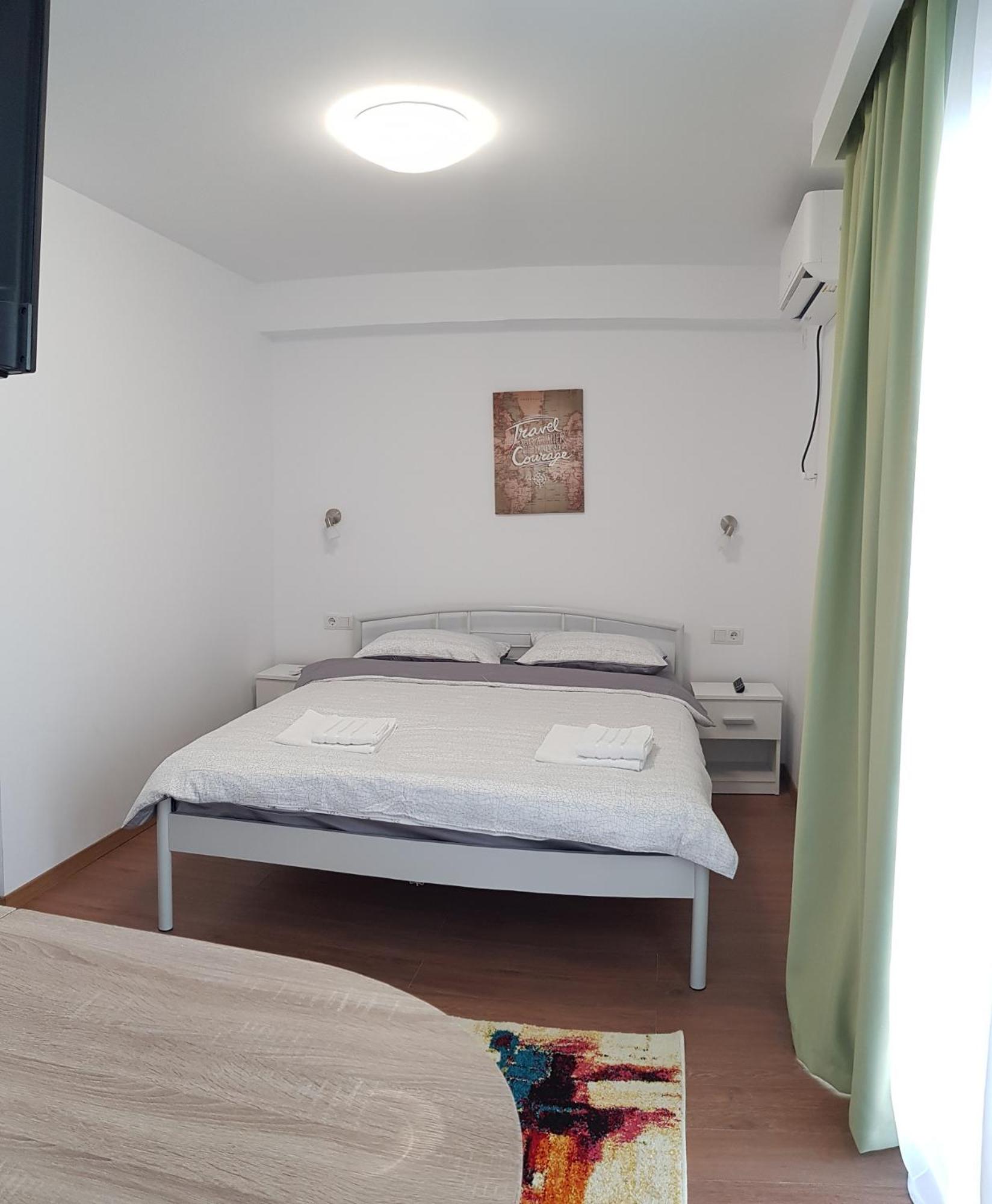 One-Bedroom Apartment - Photo 1