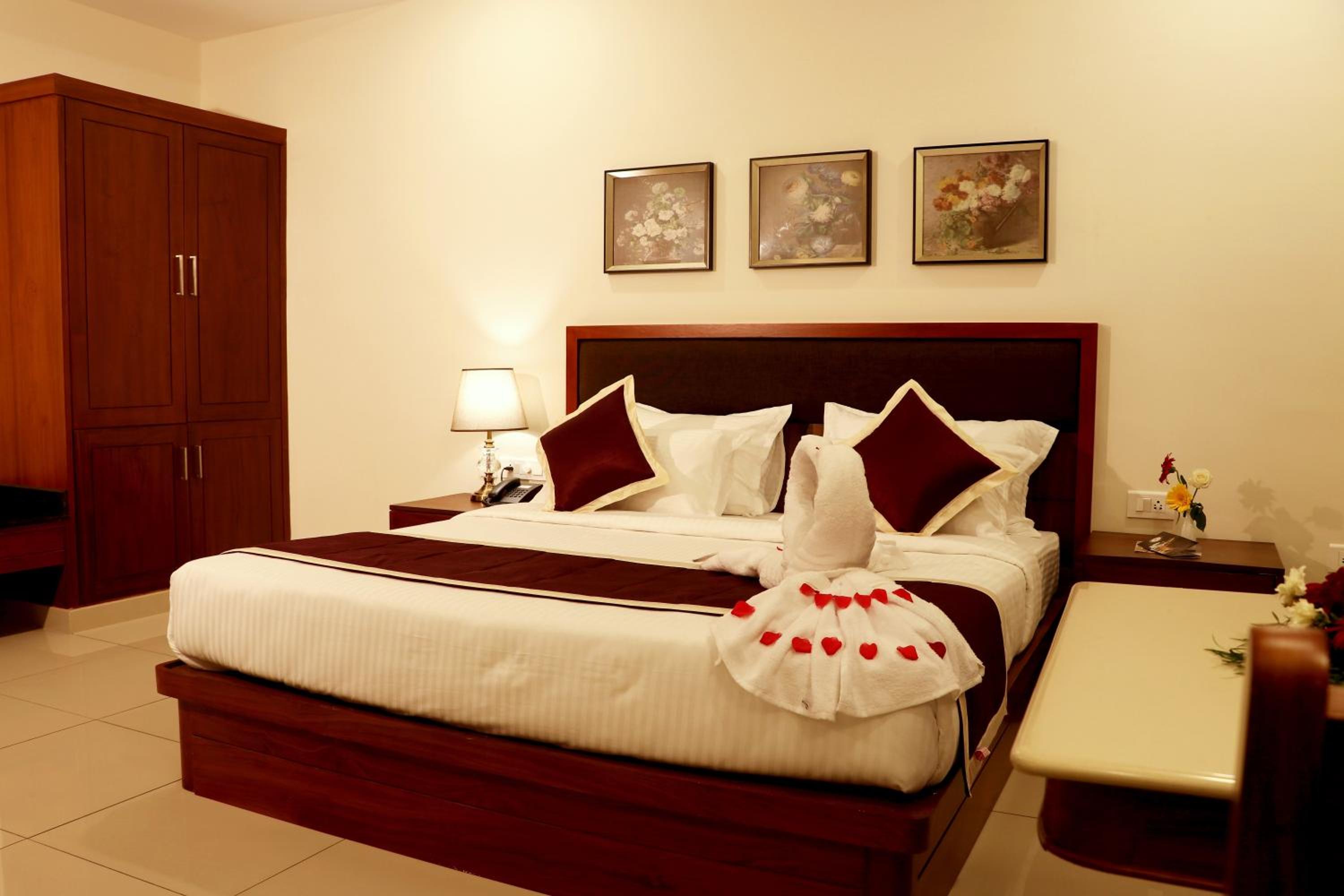 Deluxe Adjoining Room photo 2