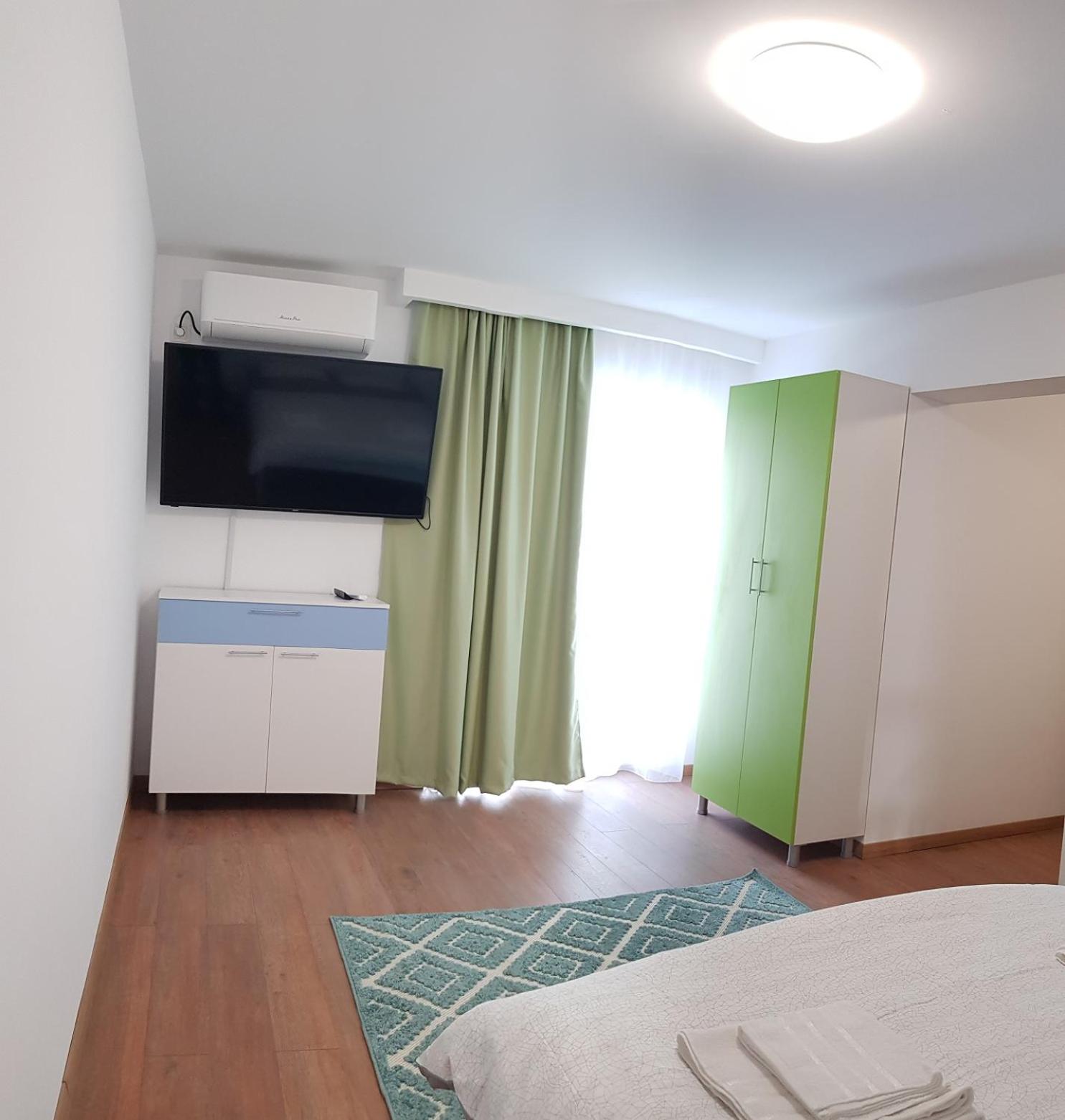 One-Bedroom Apartment - Photo 1