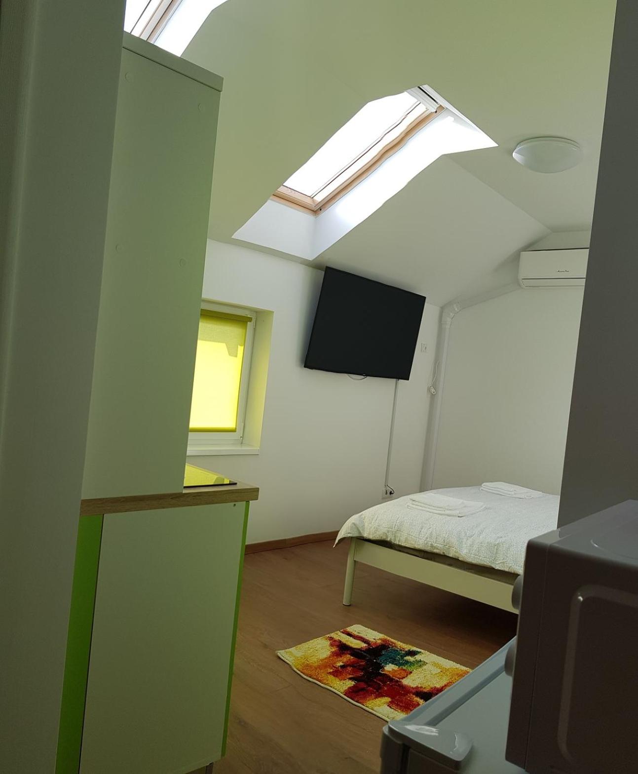 One-Bedroom Apartment - Photo 1