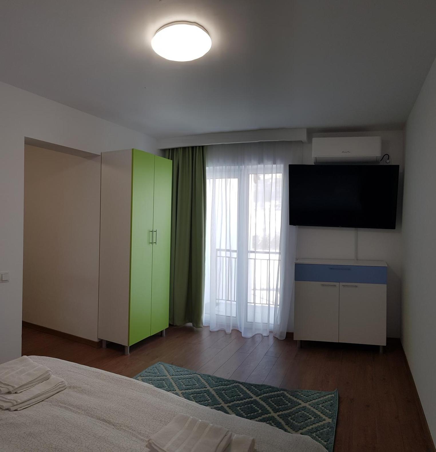 One-Bedroom Apartment - Photo 1