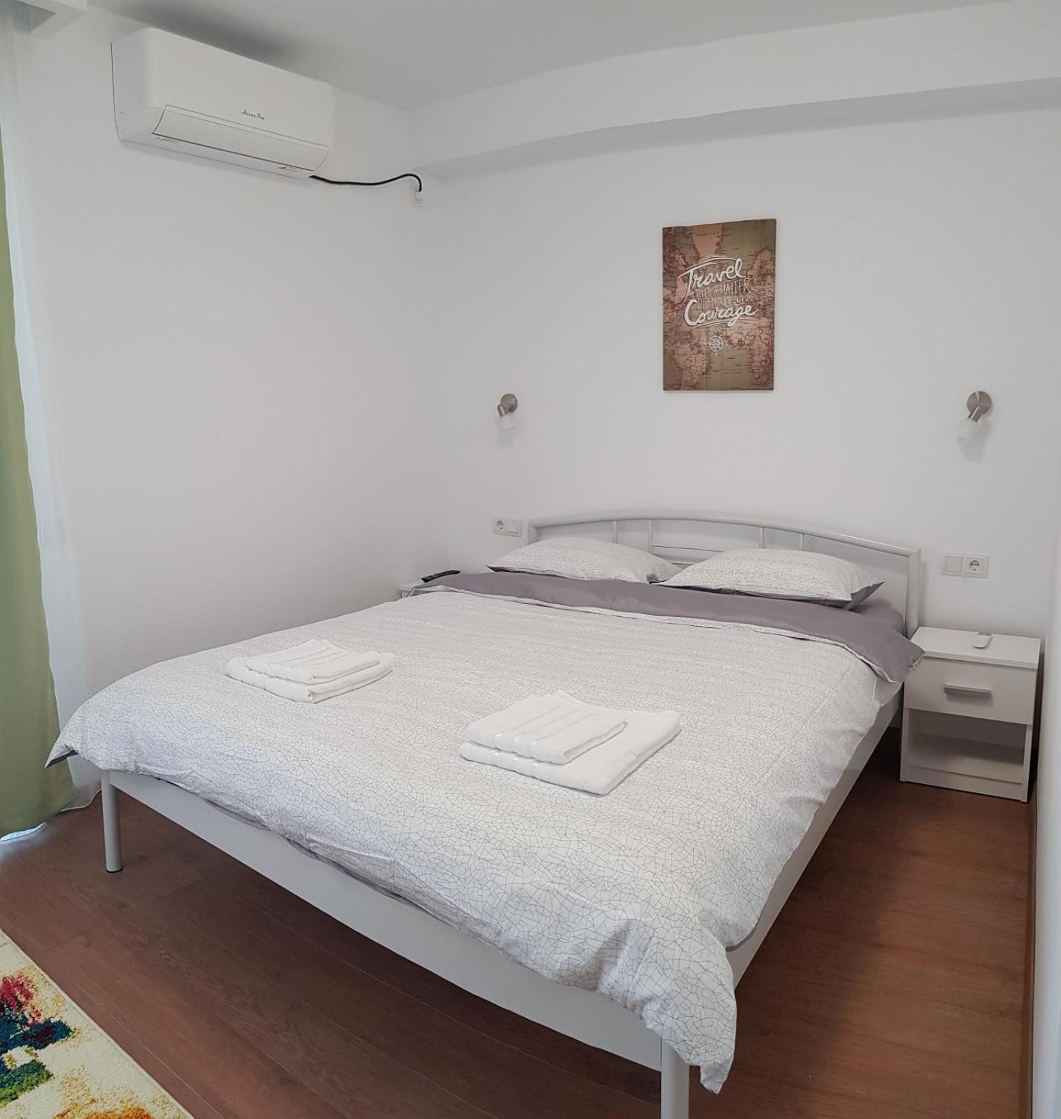 Double Room with Private Bathroom - Photo 1
