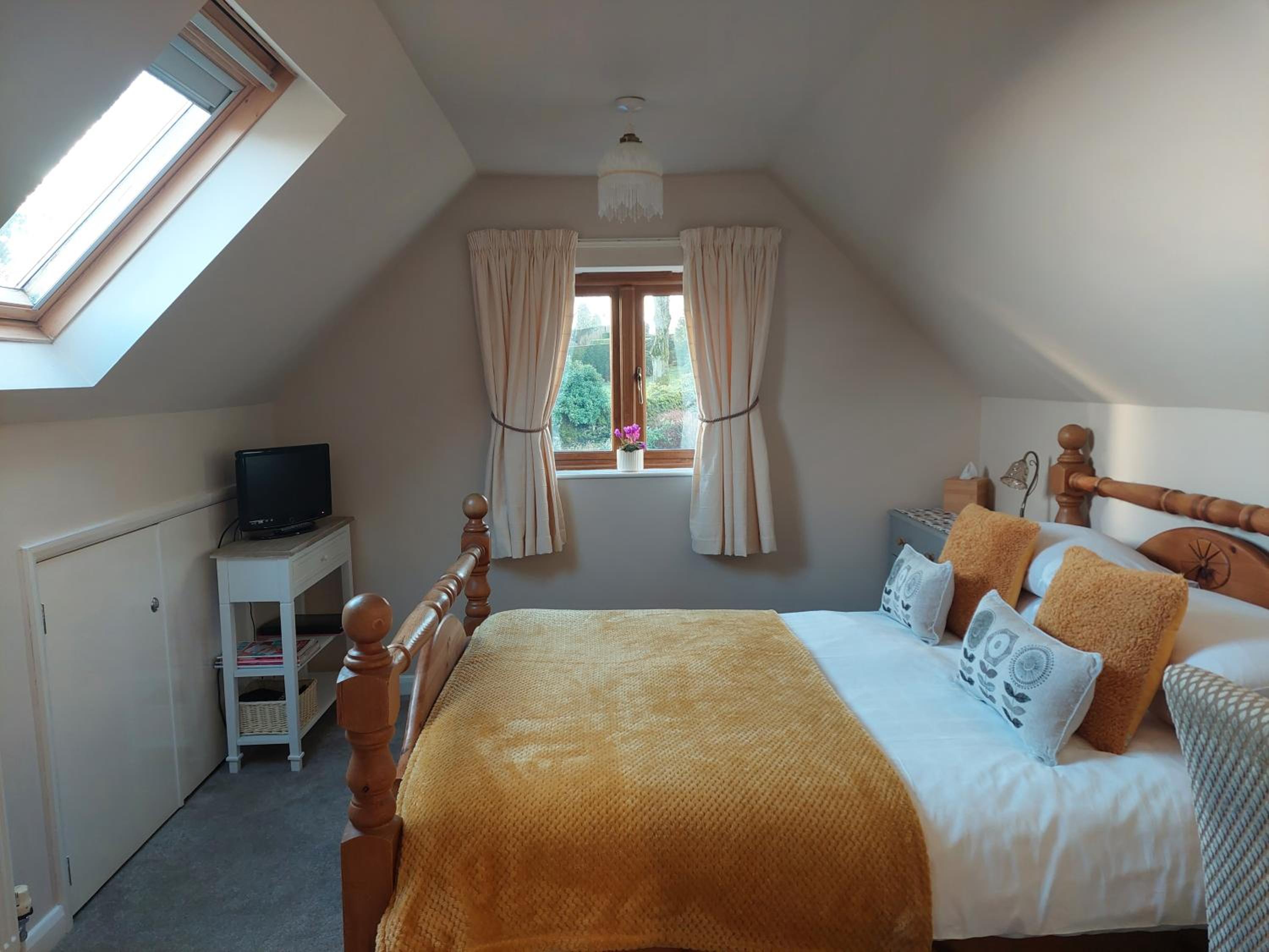 Double Room with Private Bathroom photo 2