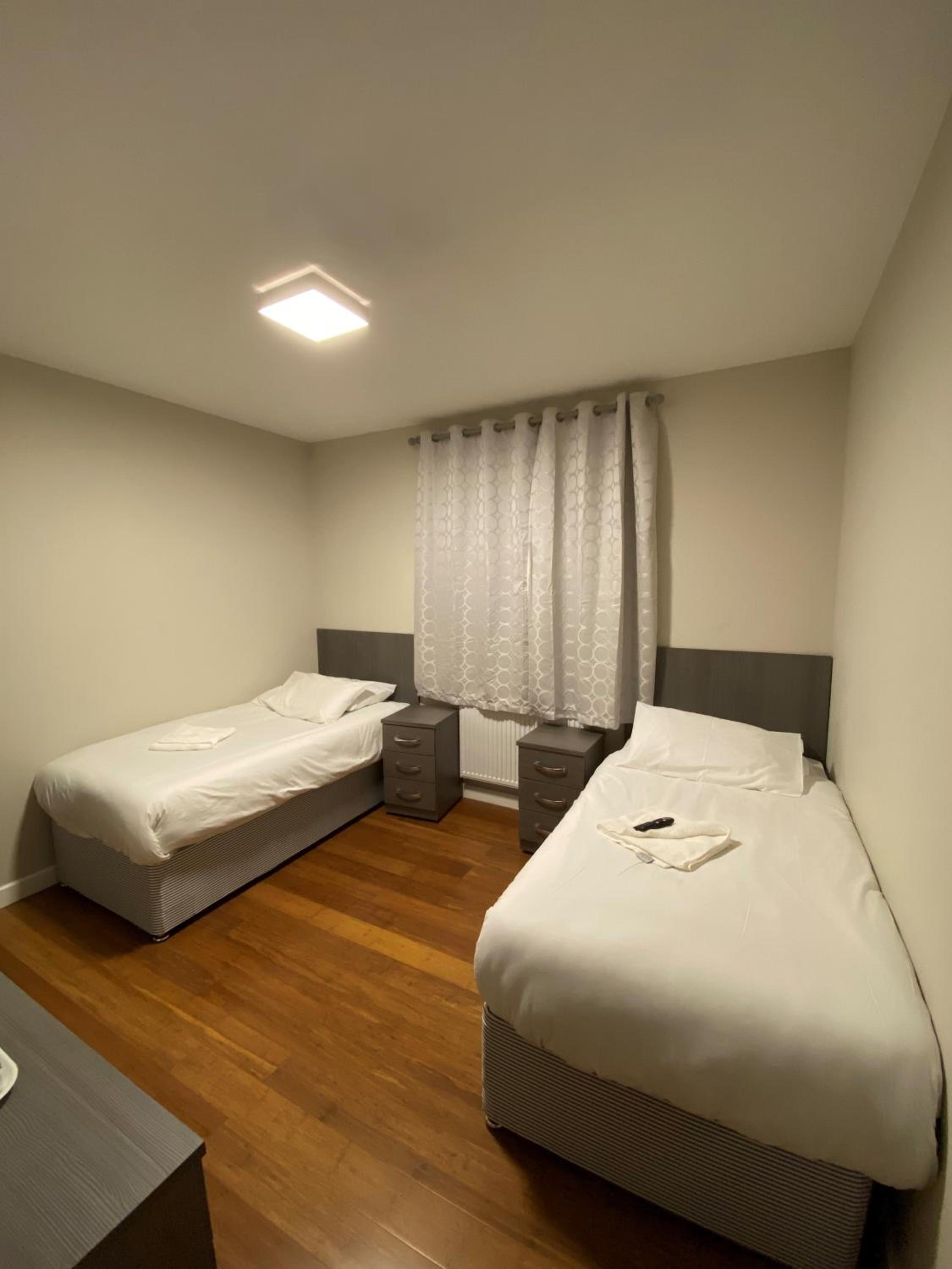 Twin Room - Photo 6