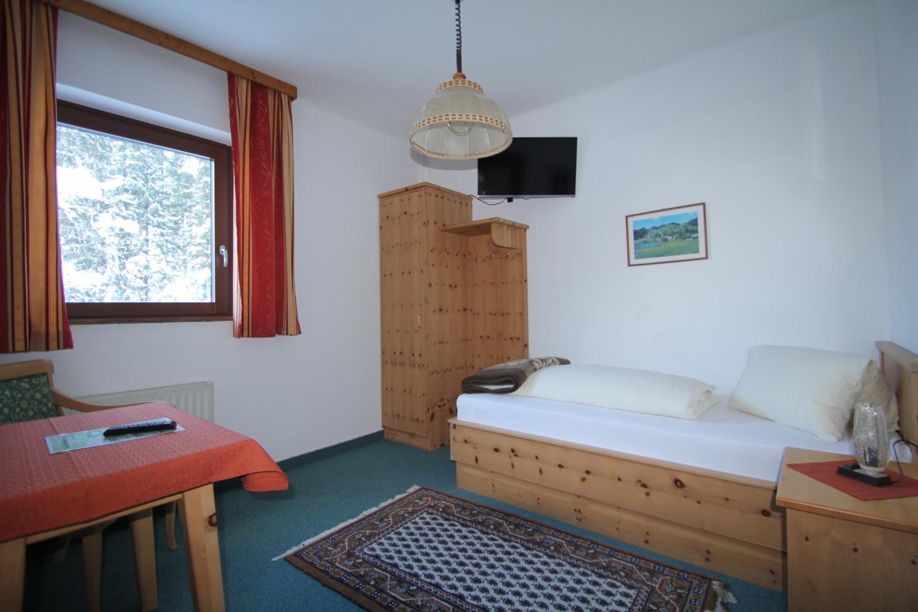 Single Room photo 3