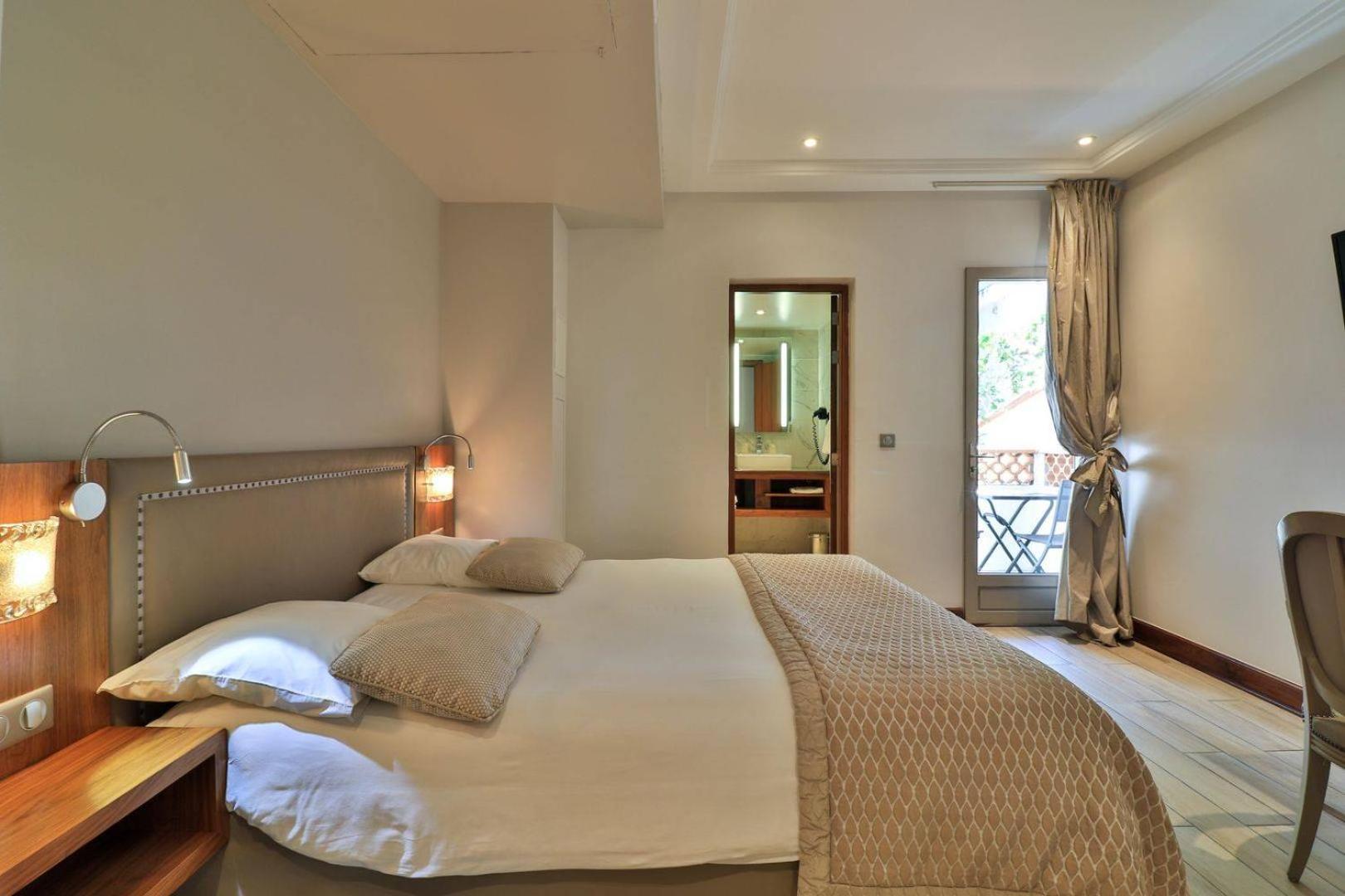 Standard Double Room photo 3