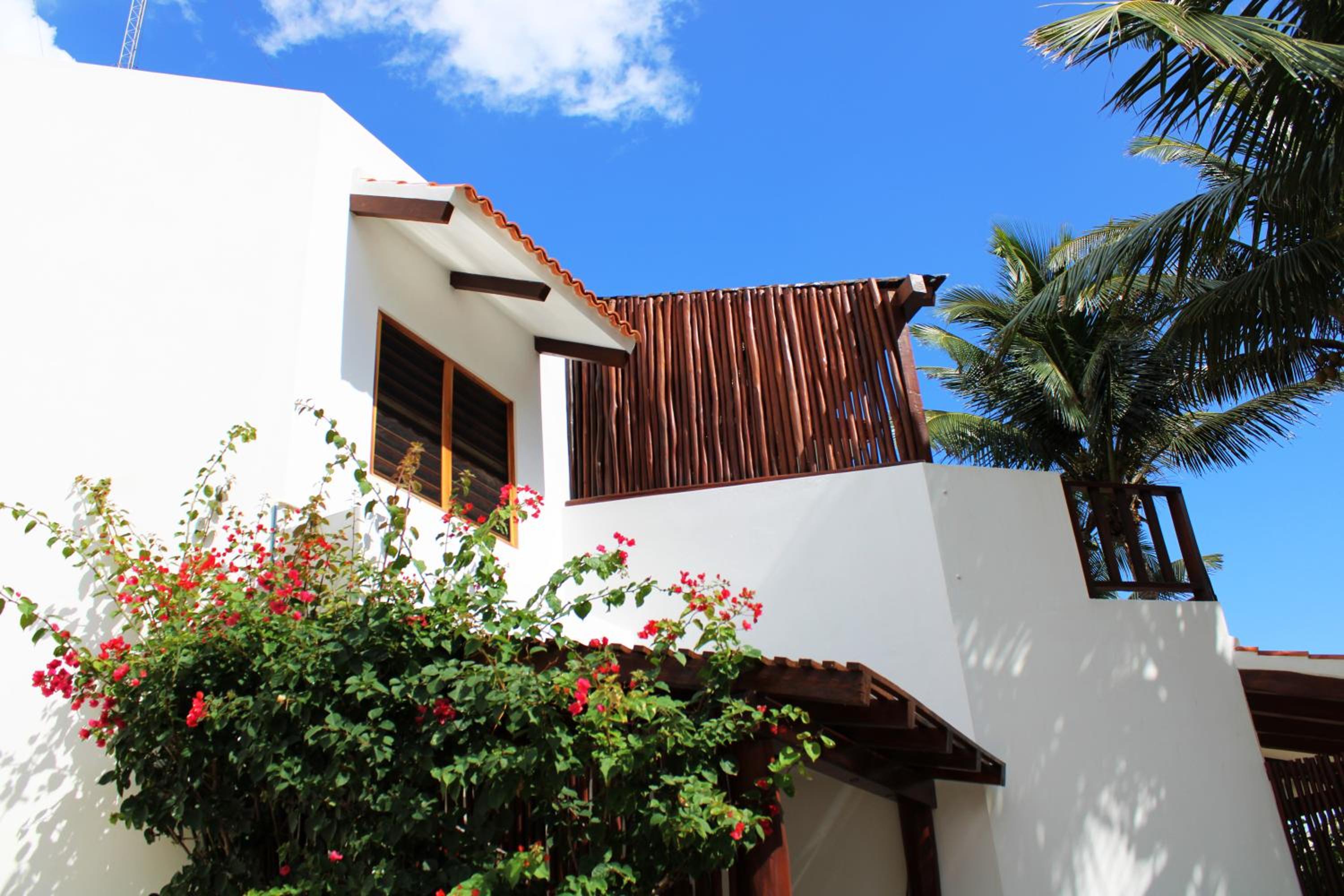 Double Room with Balcony and Sea View - Photo 19