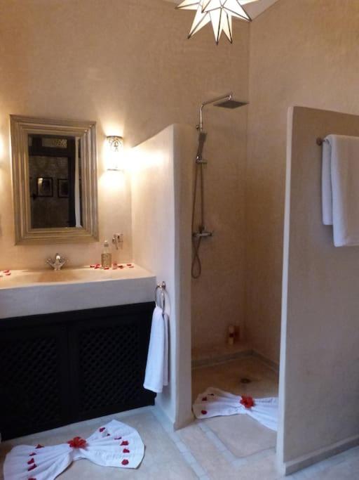 Deluxe Junior Suite - Photo 25