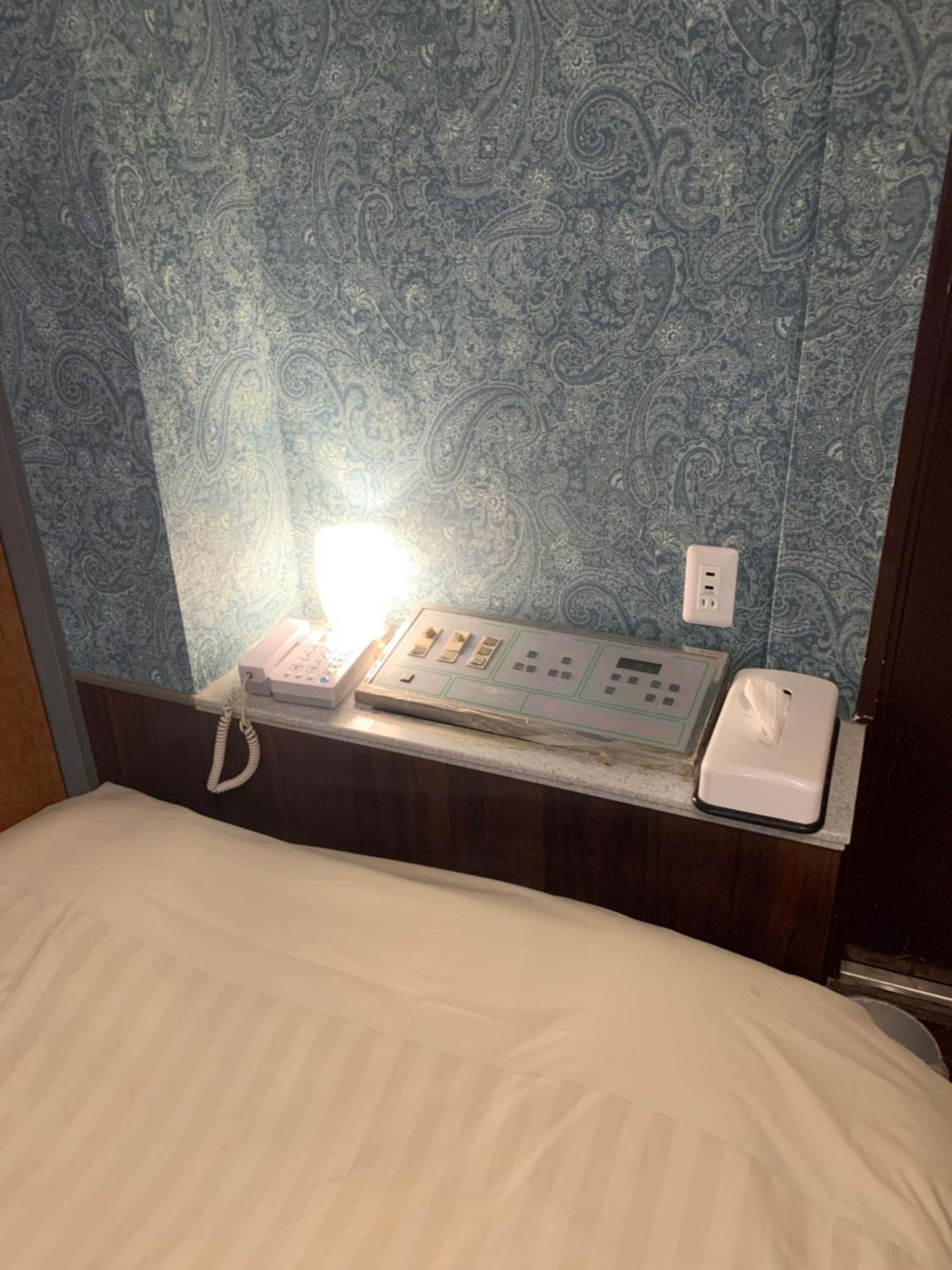 Superior Double Room with Small Double Bed with 80 inch Projector - Smoking photo 3