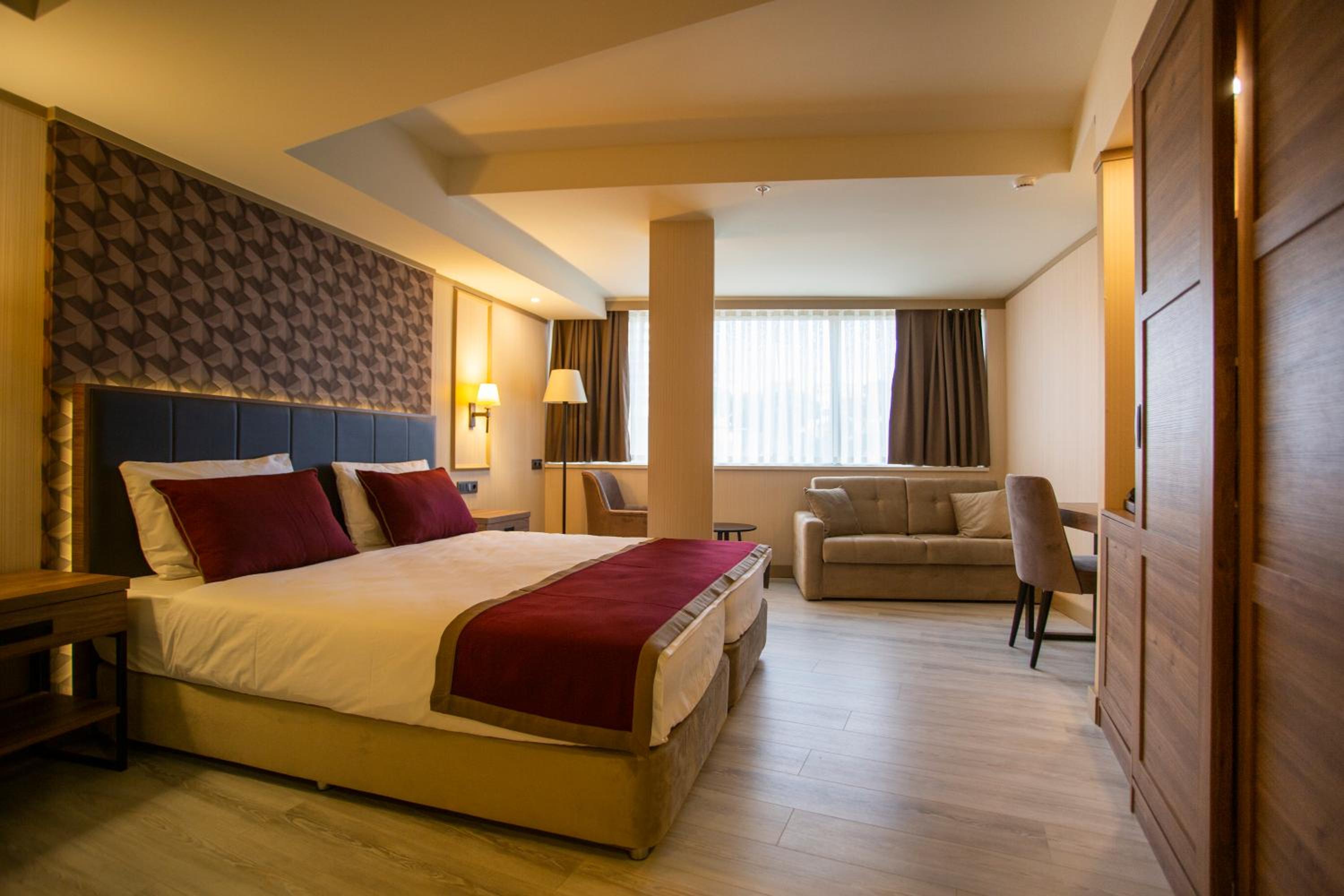 Deluxe Double or Twin Room photo 1