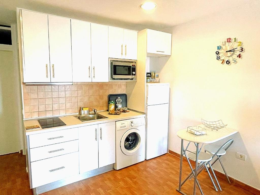 One-Bedroom Apartment photo 3