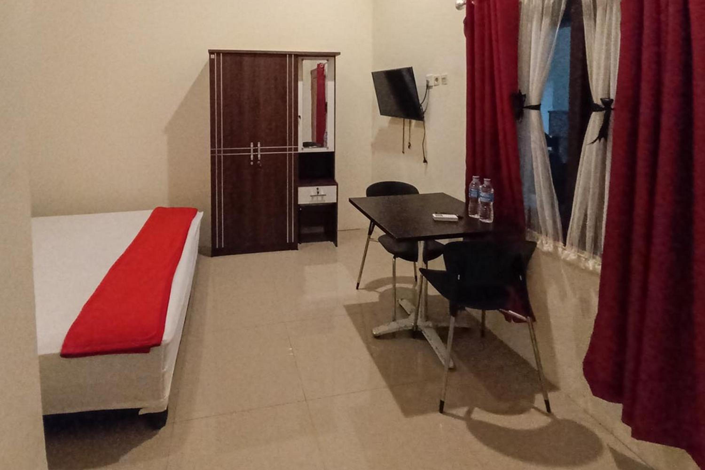 Standard Double Room - Photo 3