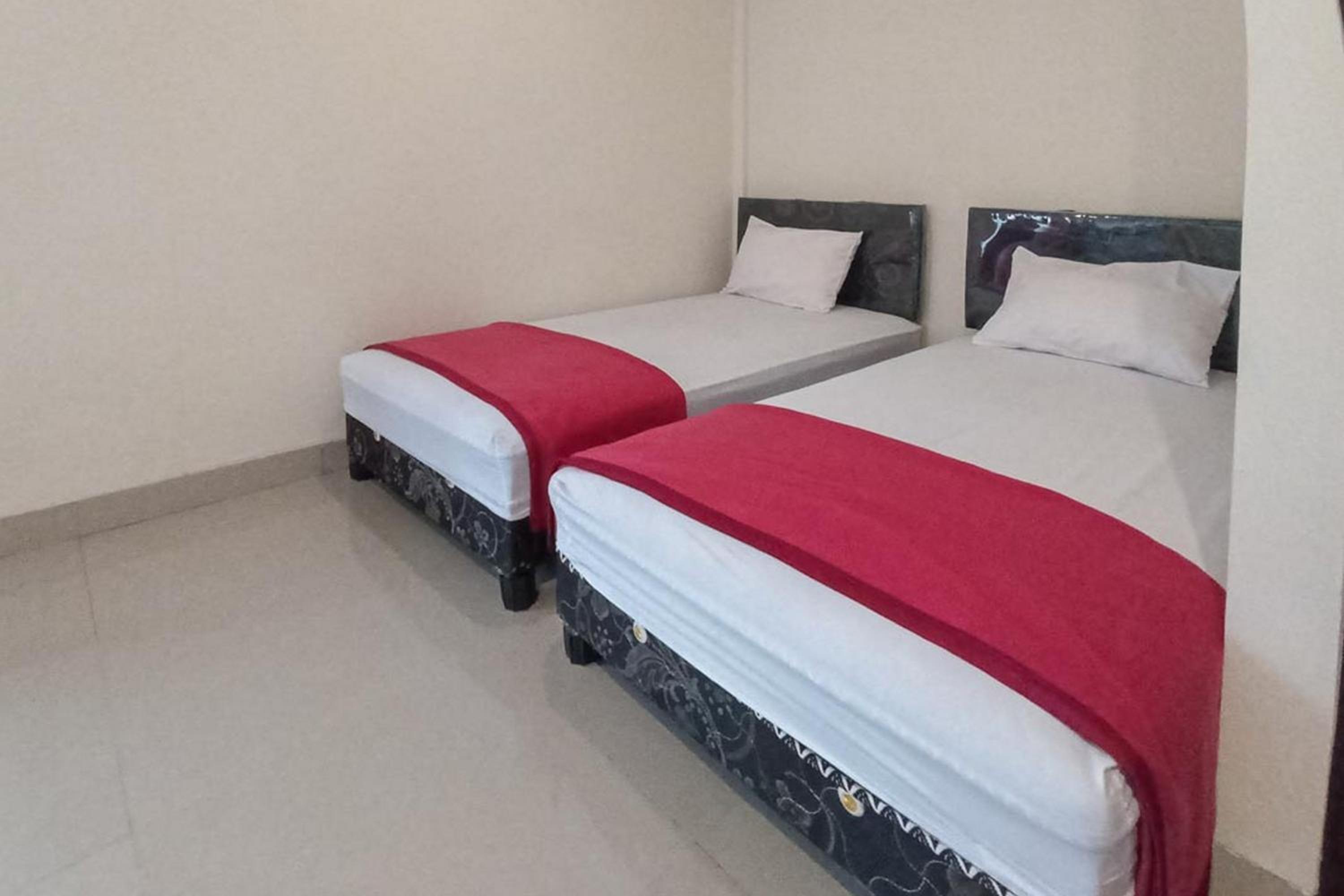Twin Room - Photo 1