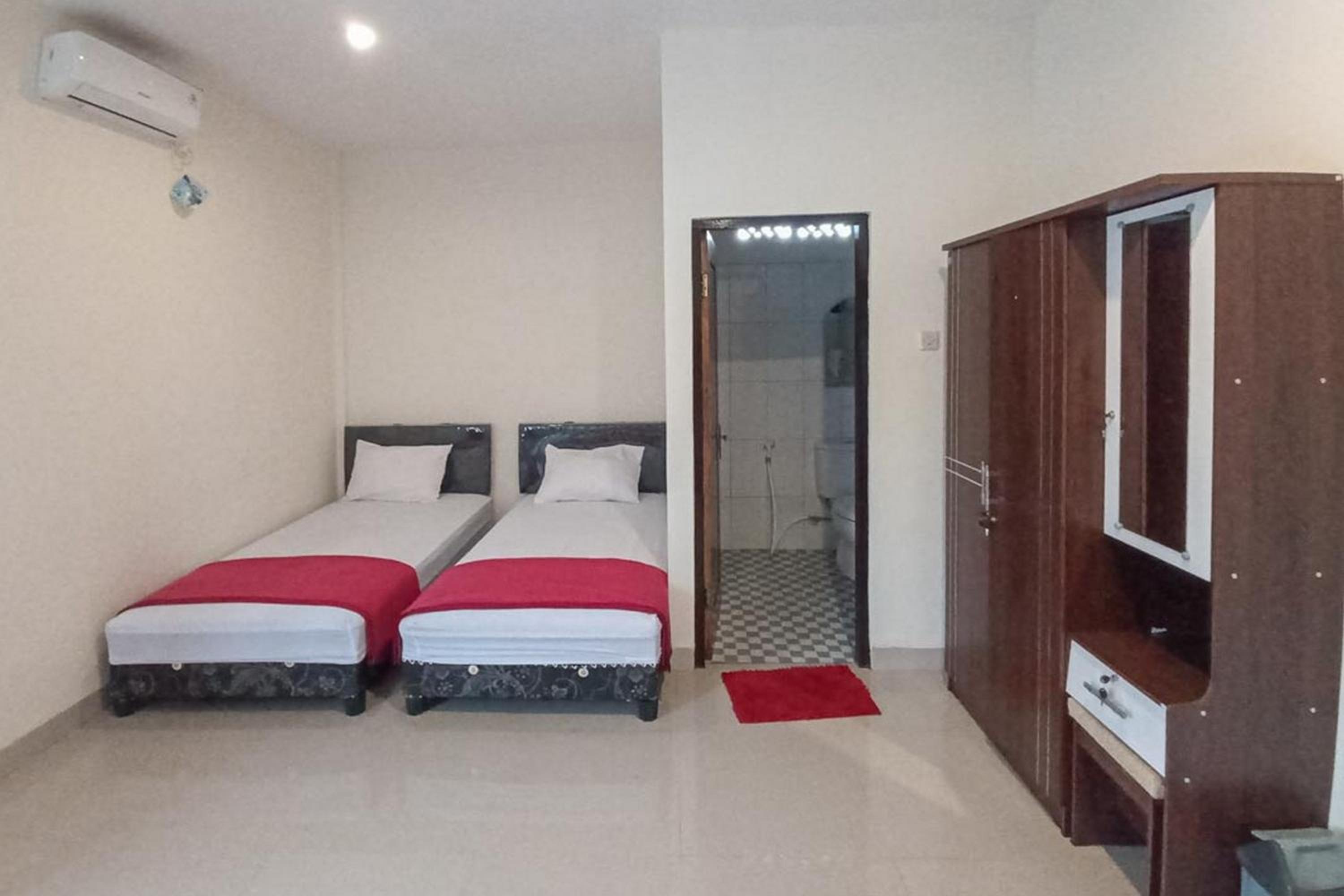 Twin Room - Photo 2