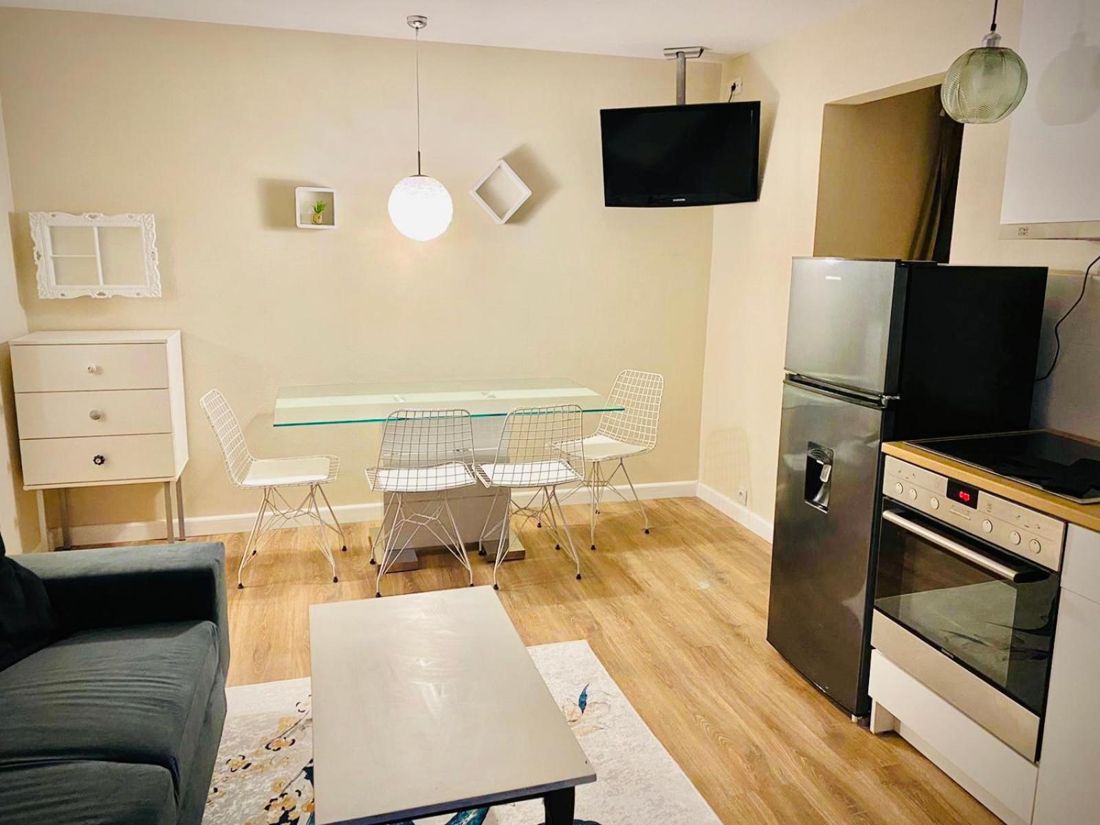 Two-Bedroom Apartment - Photo 18