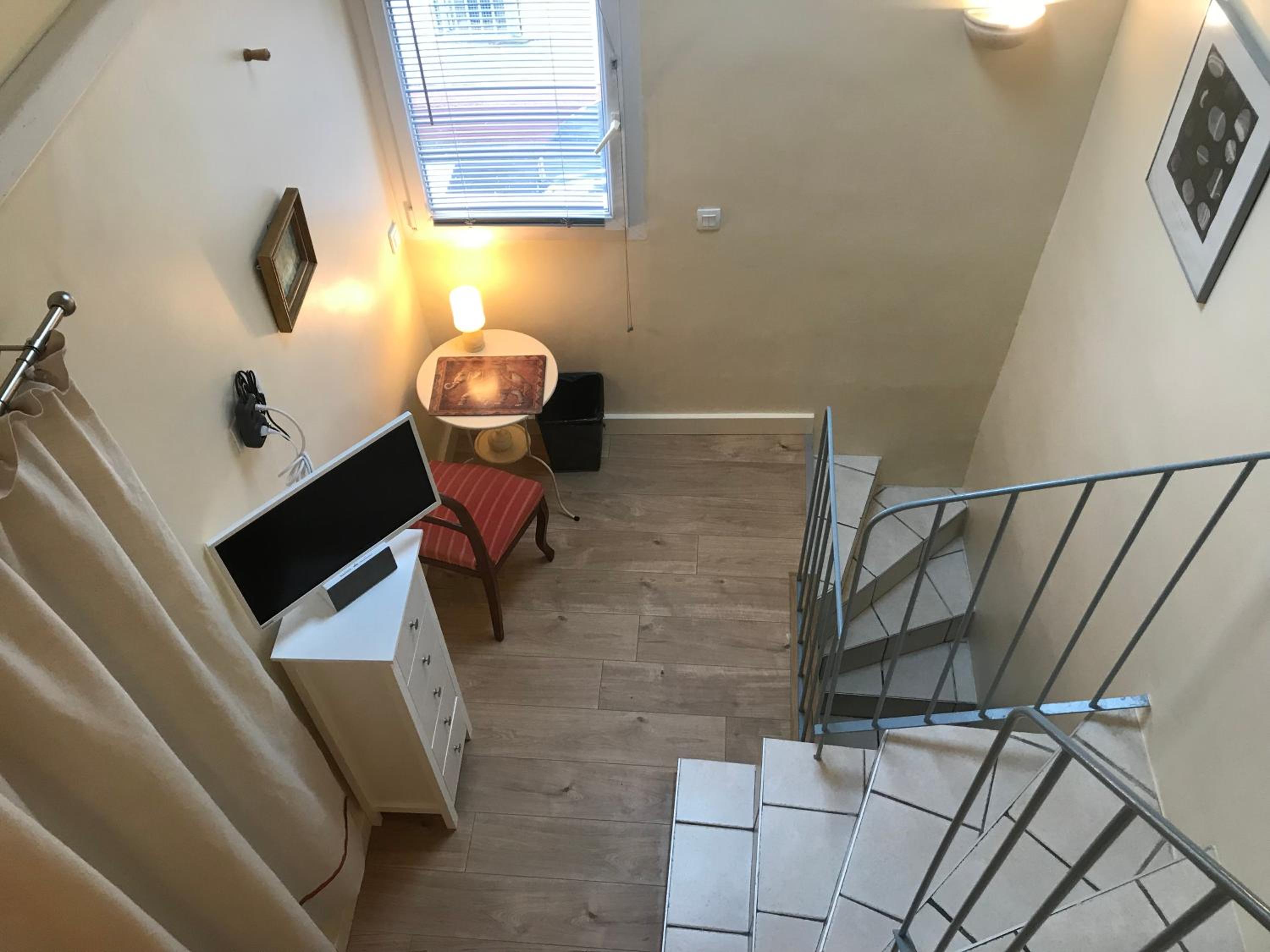 Apartment photo 2