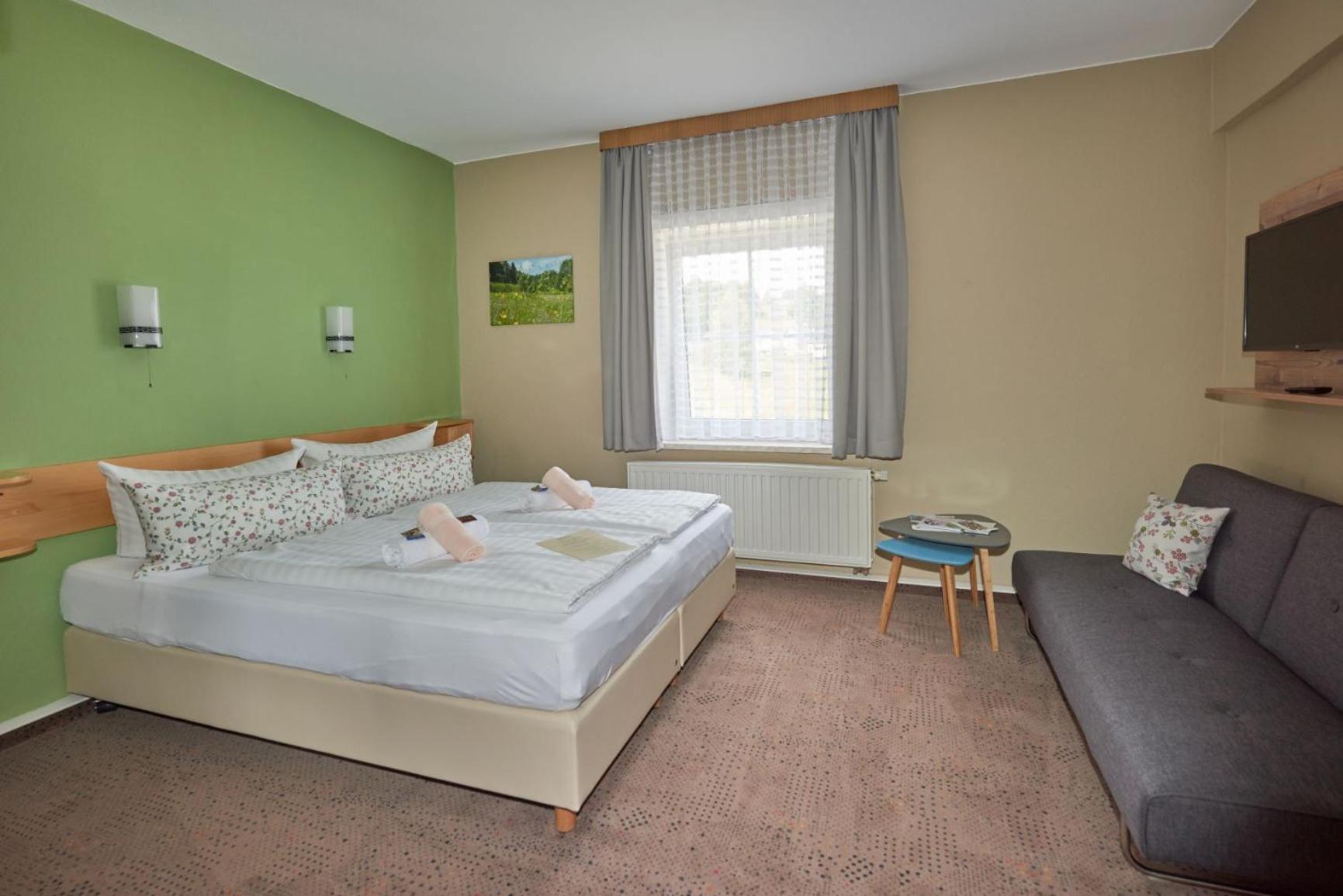 Standard Double Room - Photo 2