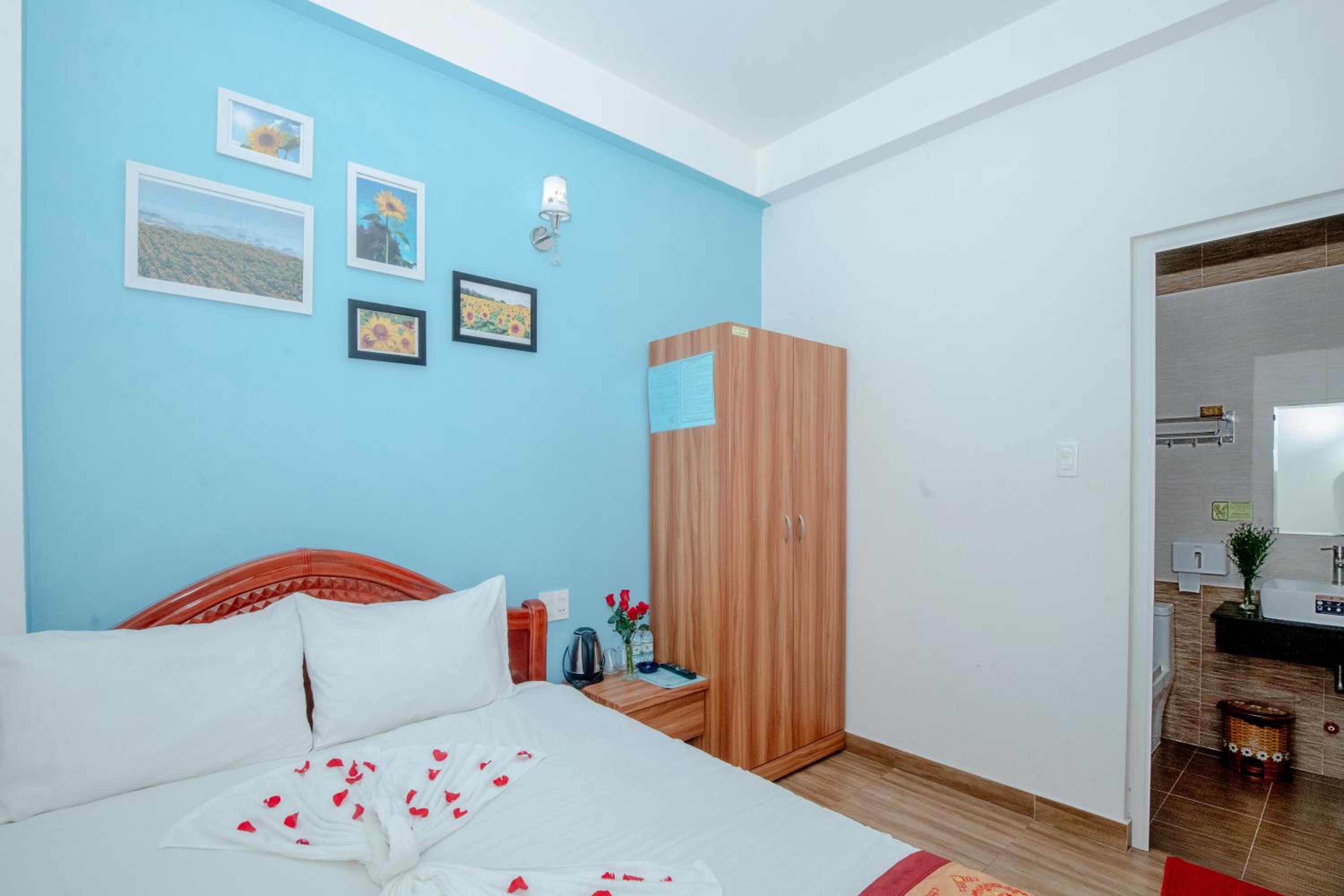 Standard Double Room - Photo 3